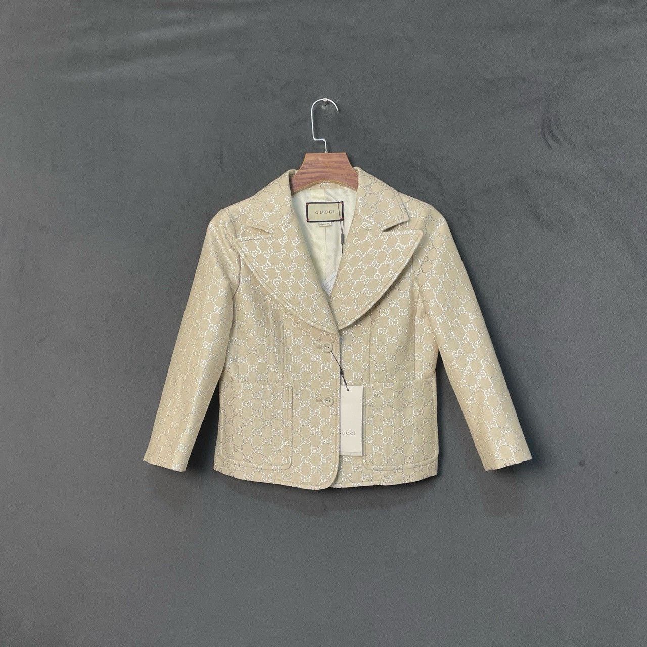 Gucci Gucci Size 36 Gold and silver silk full-printed suit jacket Size US XXS / EU 40 - 1 Thumbnail