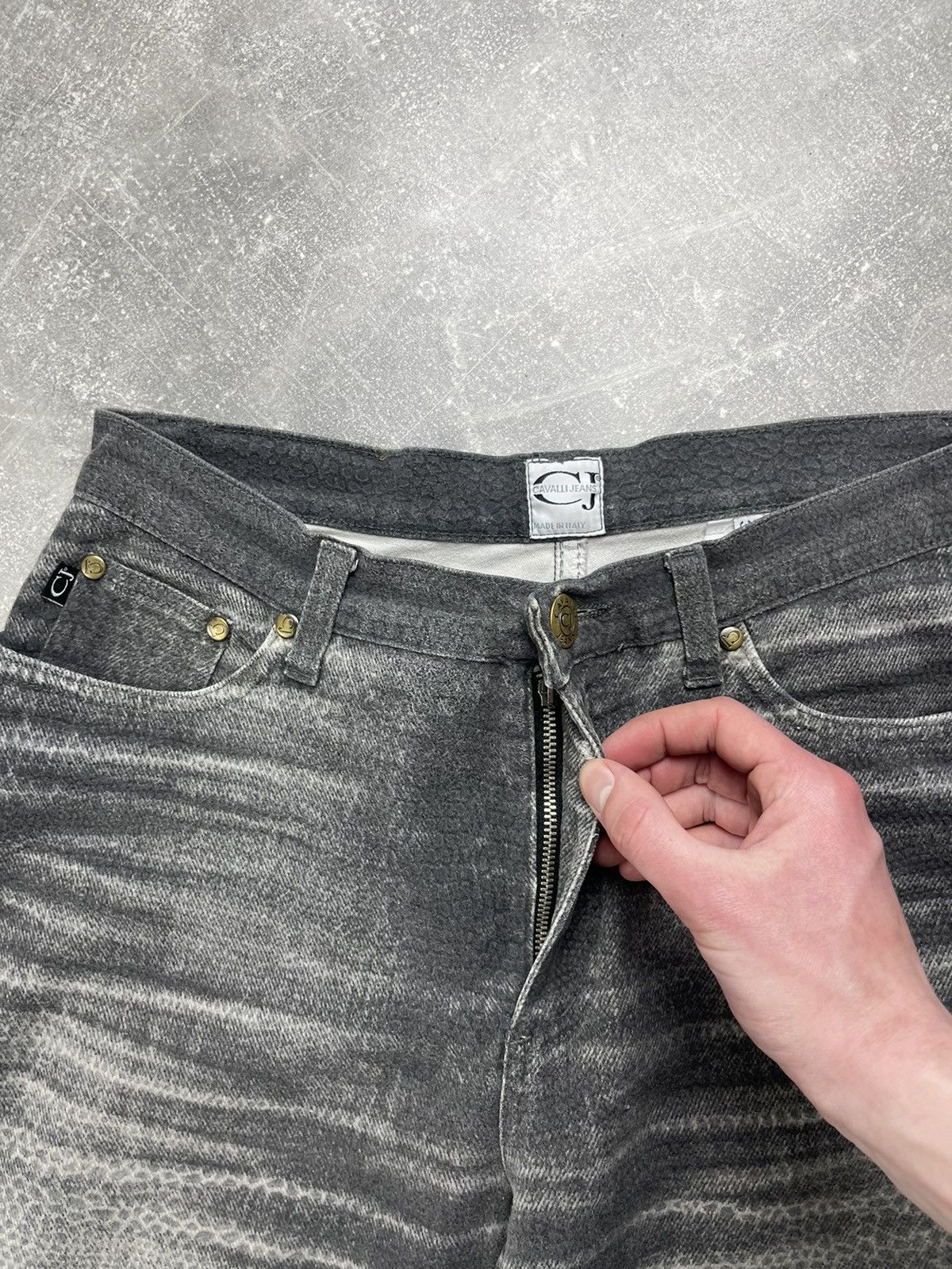 Roberto Cavalli Cavalli Jeans 2000s Snake Effect Gradient Denim Jeans Grey Size 31" - 9 Thumbnail