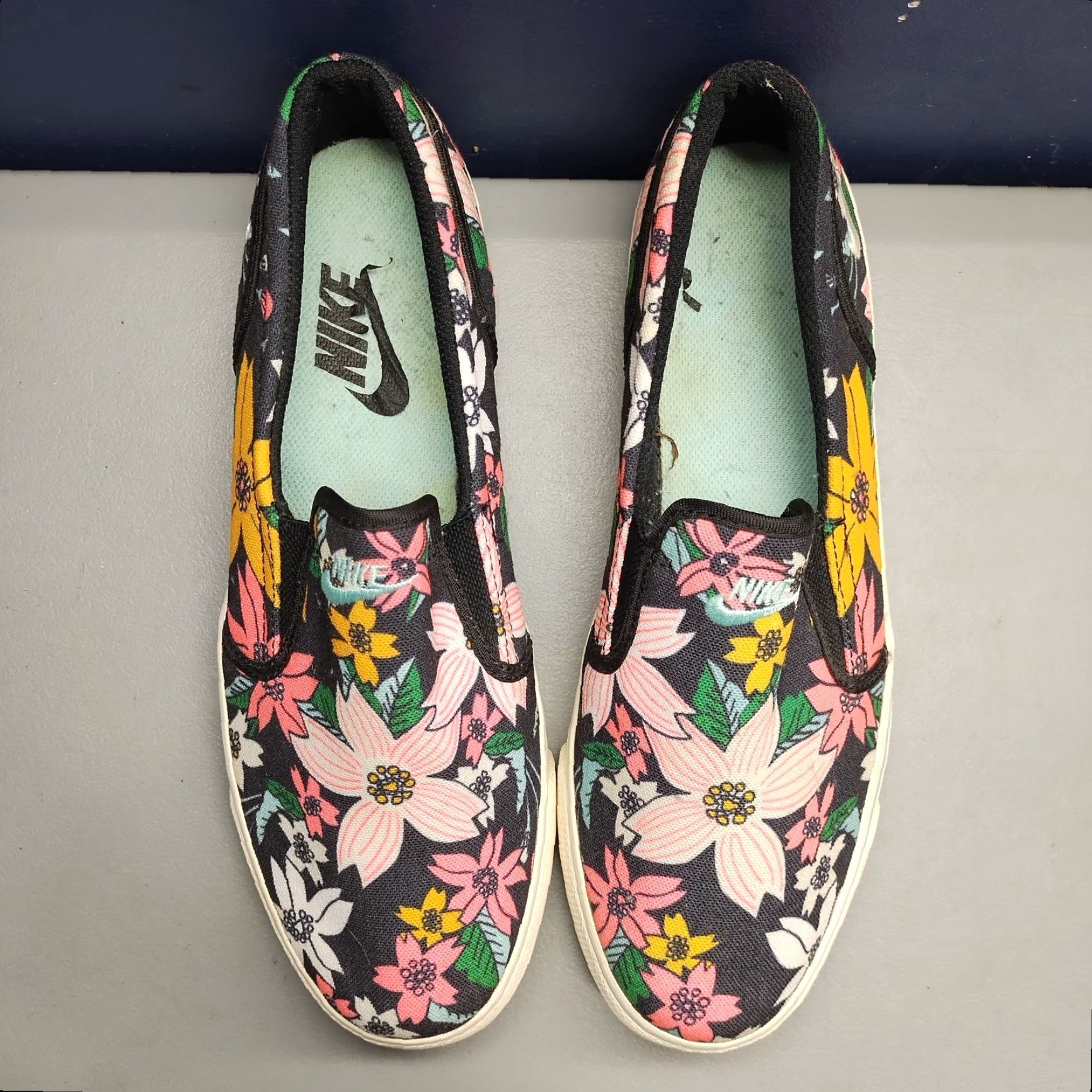 Nike Nike Toki Sneakers Womens Size 11 Floral Multicolor Slip On Low Top 724769-003 Shoes Size L / US 10 / IT 46 - 5 Thumbnail