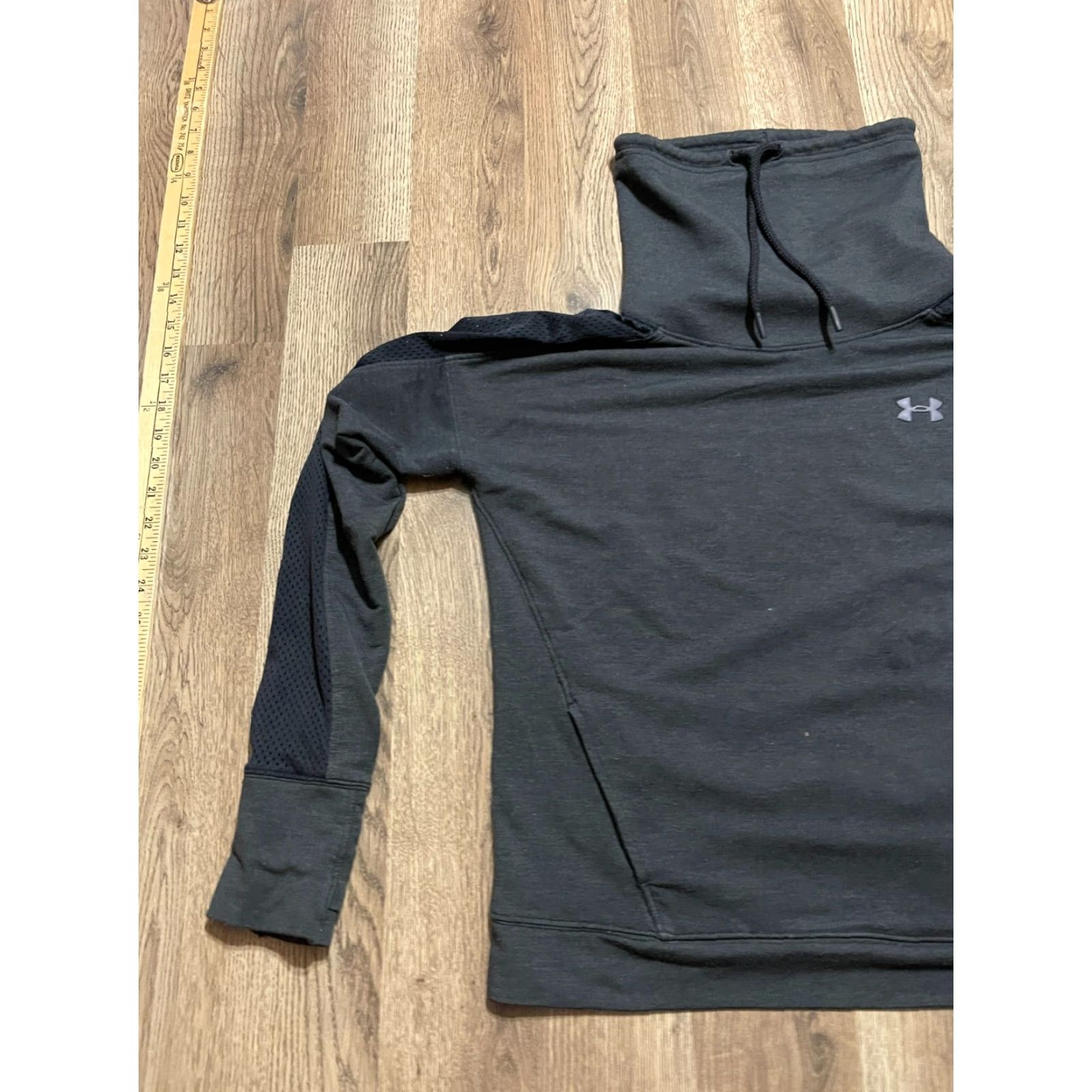 Under Armour Under armour Sweatshirt, Women's Size Small, Black, Long Sleeve, Turtleneck, Pullover, Casual Ladies S Black Modern Spring Fall, Womens Size S / US 4 / IT 40 - 3 Thumbnail