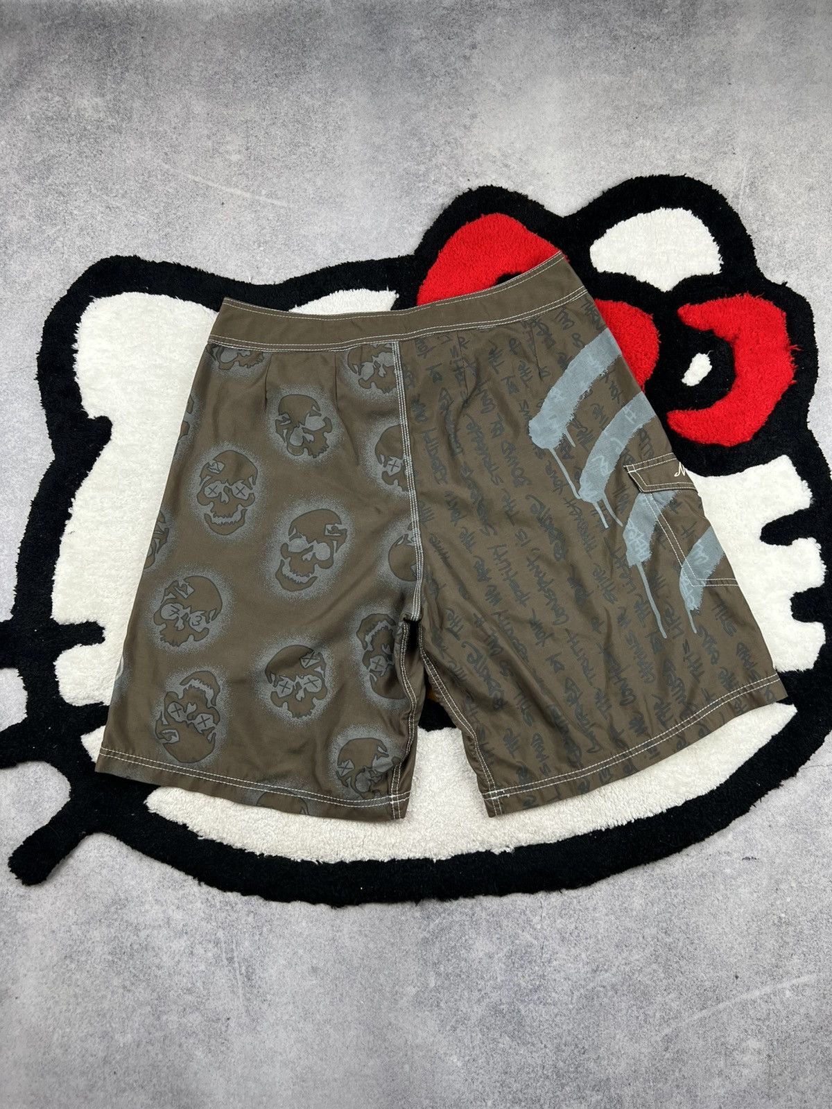 Vintage Vintage Missionbay Surf Life Skulls Gothic Nylon Y2K Shorts Size US 36 / EU 52 - 7 Thumbnail