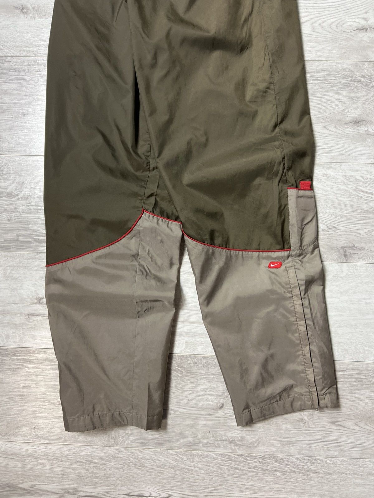 Nike × Vintage Vintage Nike Nylon Track Pants Swoosh Logo Men’s Sweatpants Size US 32 / EU 48 - 5 Thumbnail