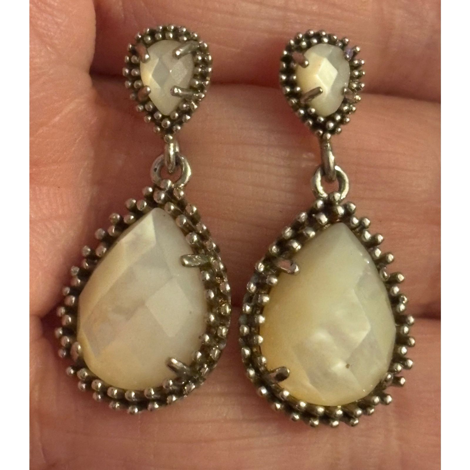 Kendra Scott Authentic Kendra Scott White Mother of Pearl Earrings Signed Size ONE SIZE - 2 Thumbnail