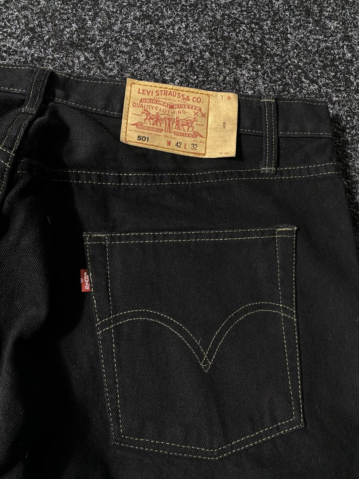 Levi's × Levi's Vintage Clothing Rare Vintage 80s NWT 42x32 V stitch USA Levi’s Pants Size US 42 / EU 58 - 14 Thumbnail