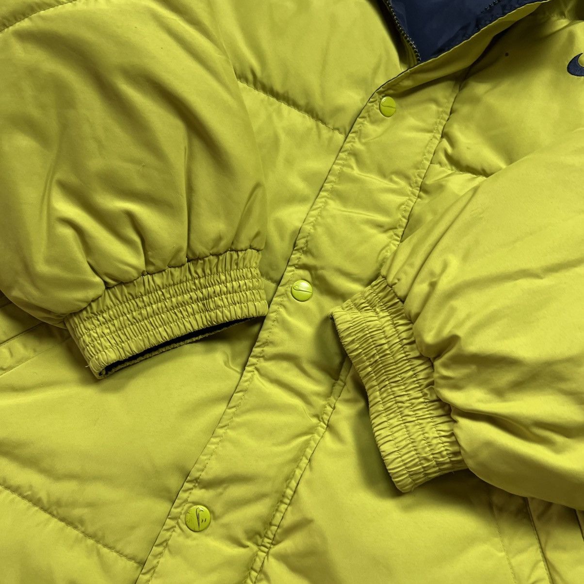 Nike 90s NIKE BIG SWOOSH VINTAGE Y2K OVERSIZED PUFFER DOWN JACKET Size US XL / EU 56 / 4 - 10 Thumbnail