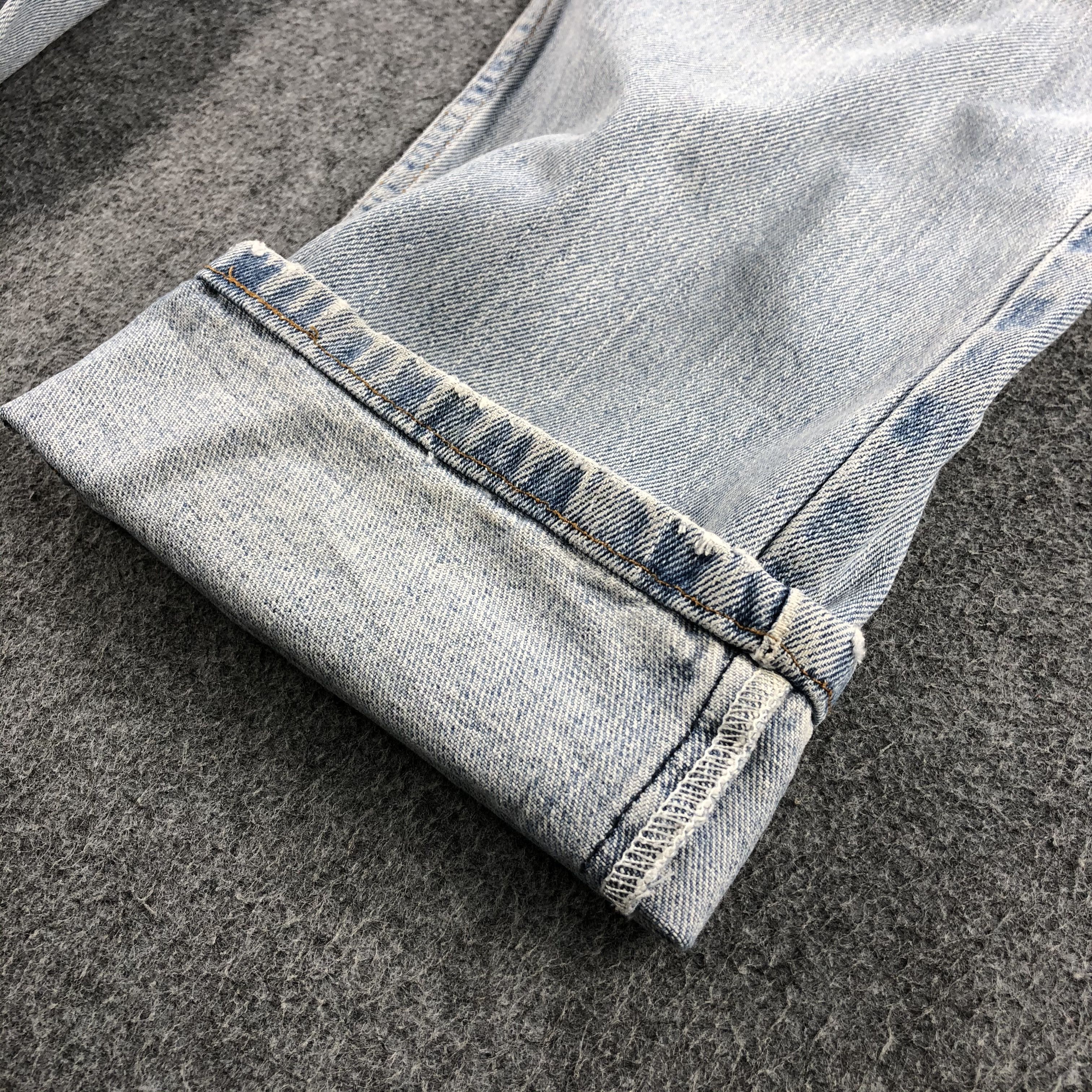 Levi's × Vintage Vintage Light Wash Levis Jeans Lot 550-JM818 Size US 31 - 8 Thumbnail