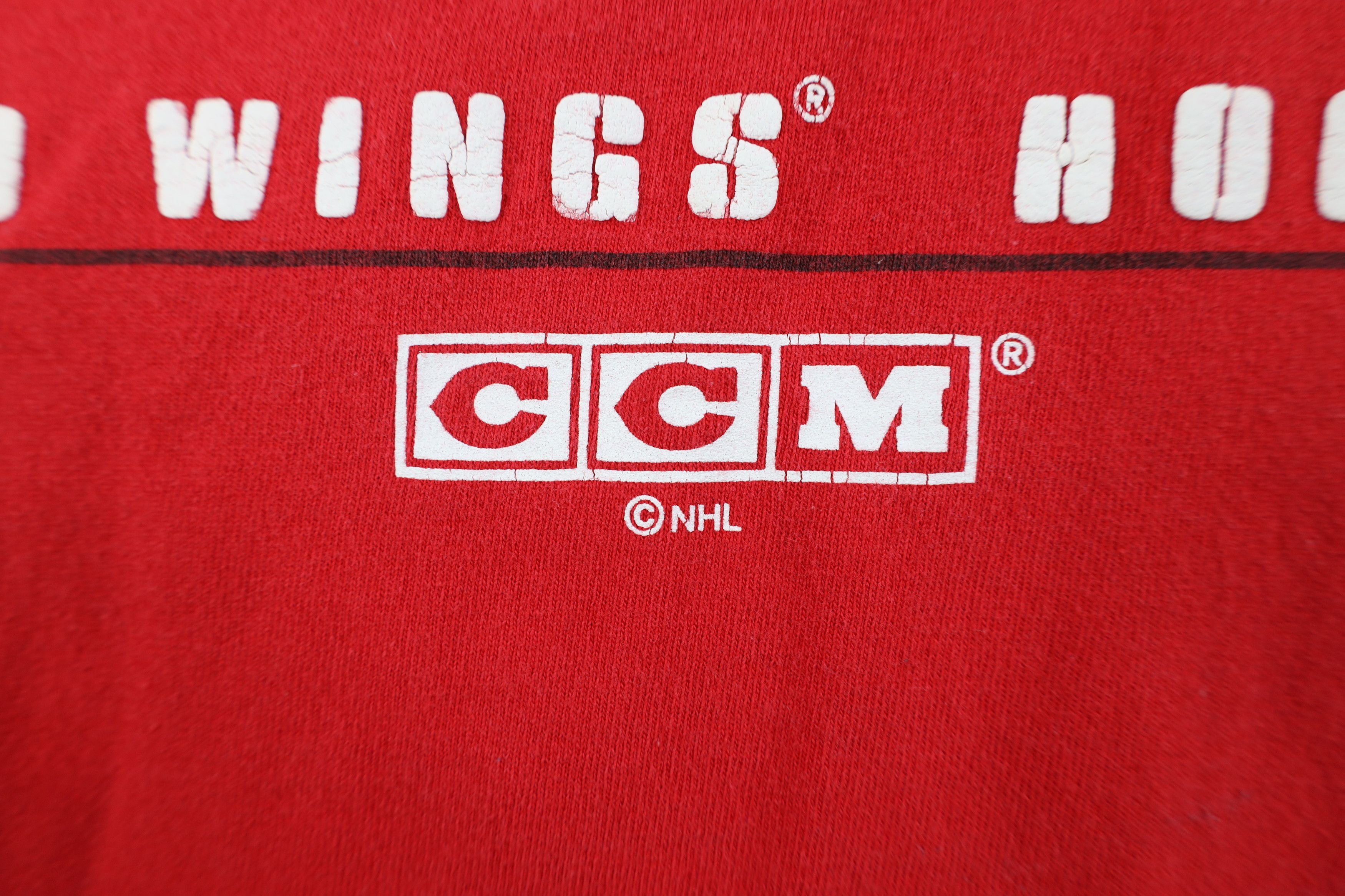 Ccm Vintage 90s CCM Spell Detroit Red Wings Hockey T-Shirt Red Size US XL / EU 56 / 4 - 5 Thumbnail