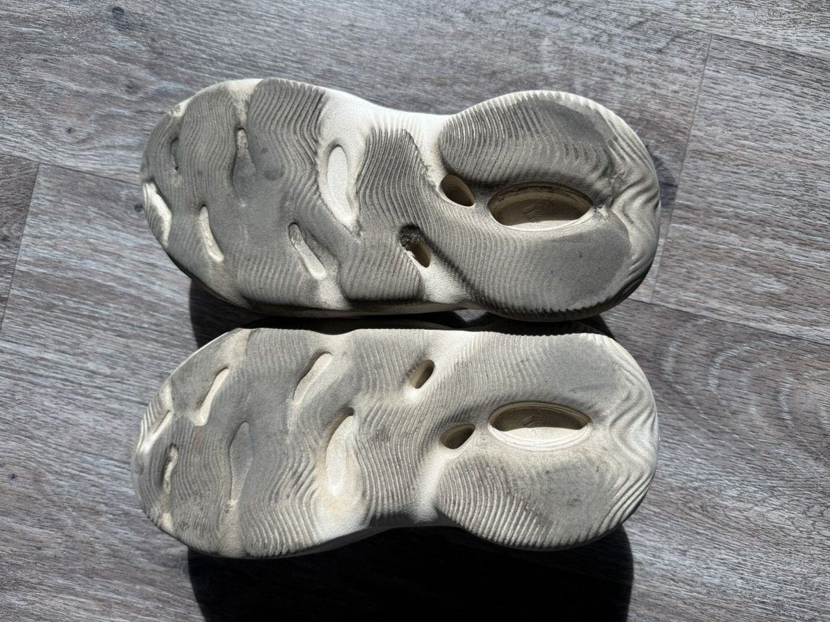 Yeezy Yeezy Foam Runners Size US 7 / IT 37 - 6 Thumbnail