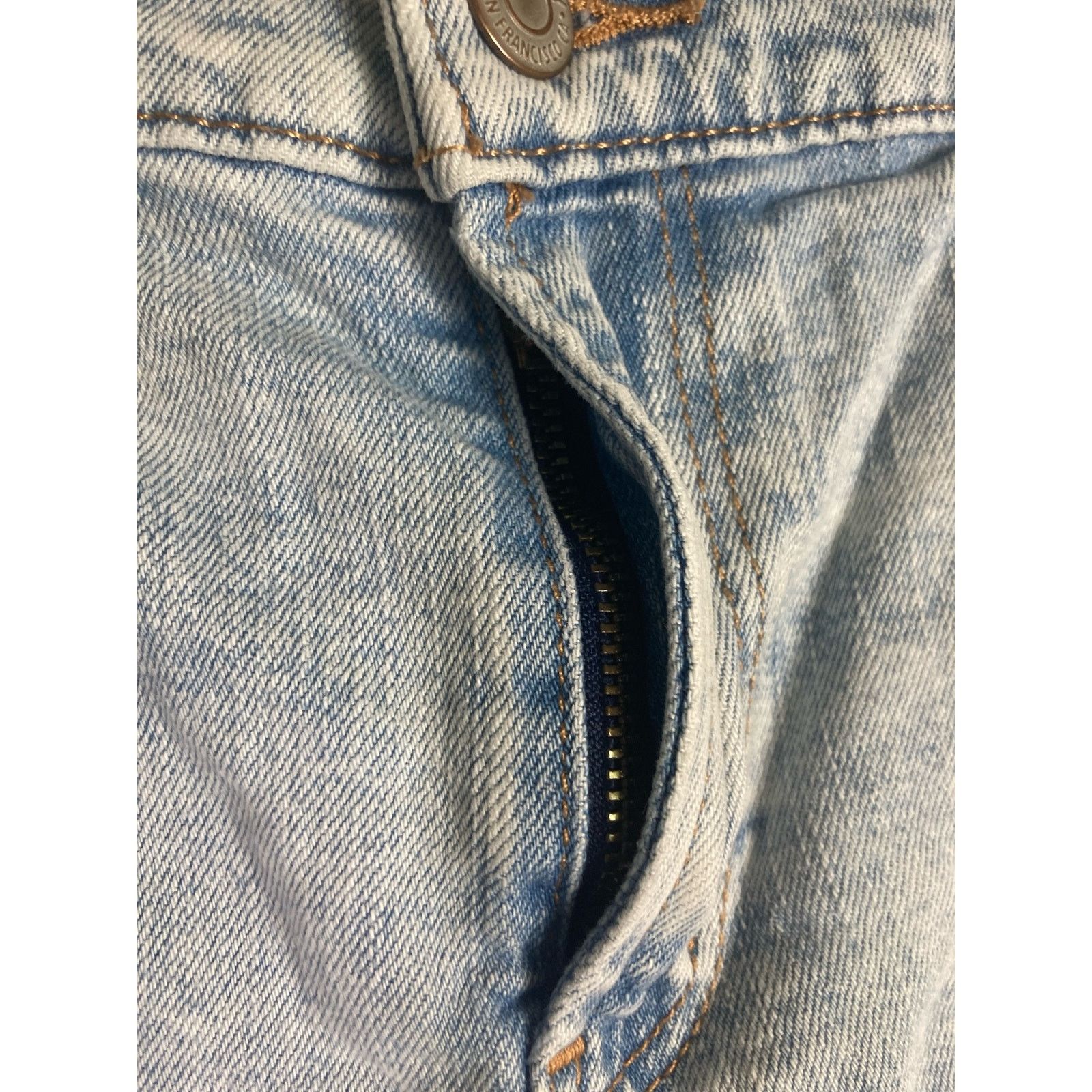 Old Navy Old Navy Women's Boyfriend Denim Shorts Size 14 Blue Hem Size 36" / US 14 / IT 50 - 6 Thumbnail