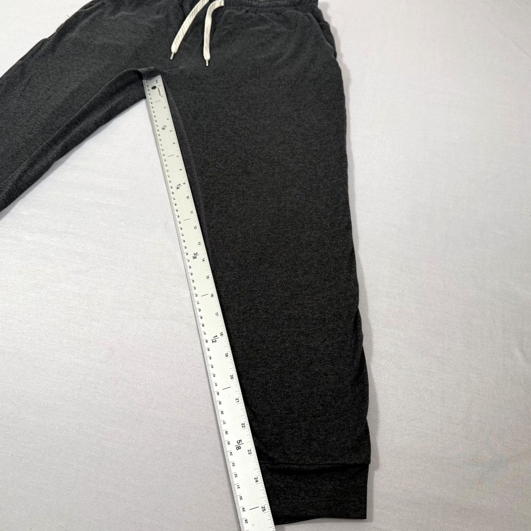 Vuori Vuori Pants Womens M Gray Performance Jogger Cropped Knit Slim Inseam 26 in Tapered Pockets Elastic Waist Jogger Athleisure Winter Size 32" / US 10 / IT 46 - 4 Thumbnail