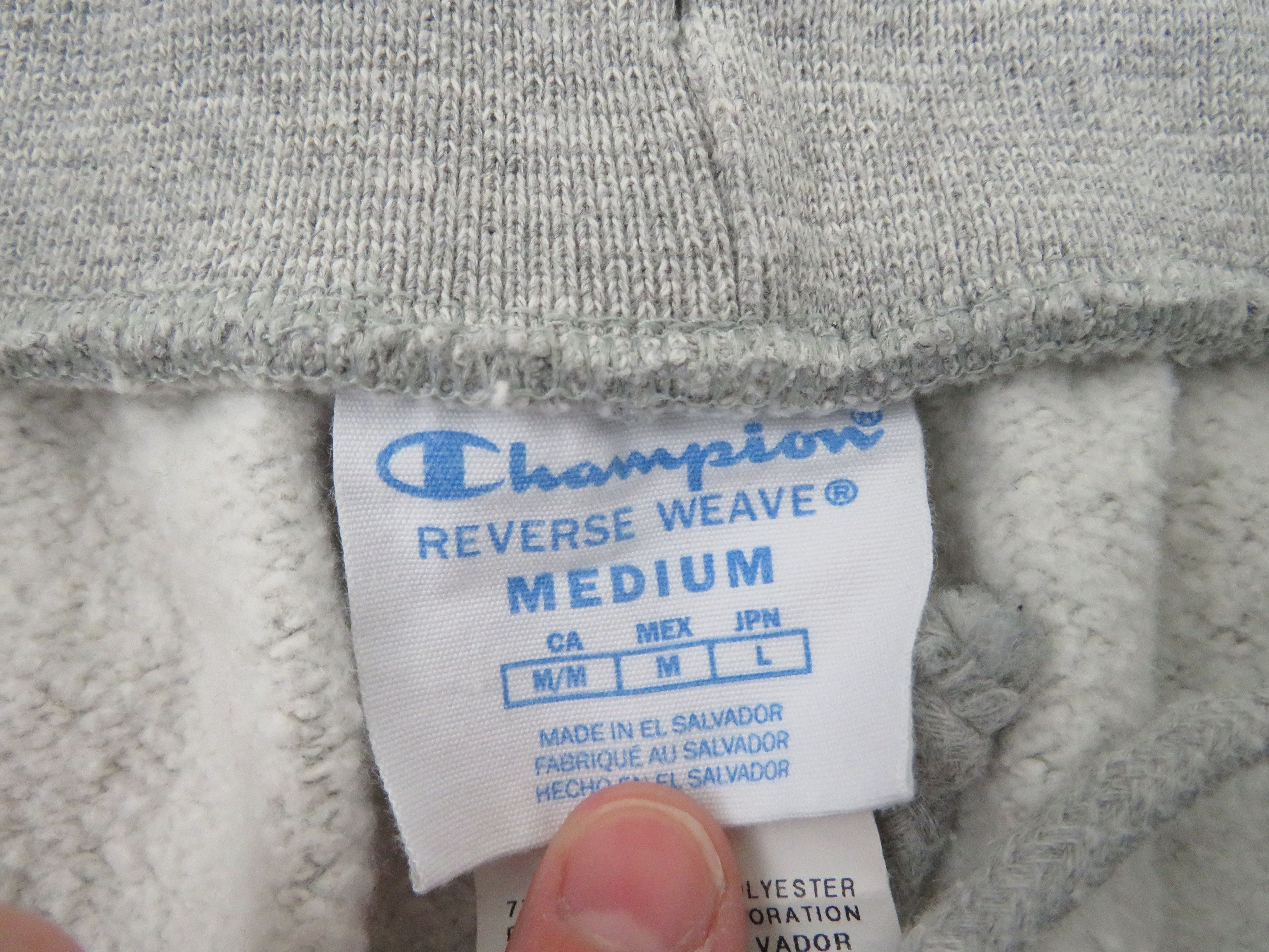 Champion × Vintage Y2K Champion Reverse Weave Cut Off Sweat Shorts Mens Medium Size US 32 / EU 48 - 7 Thumbnail
