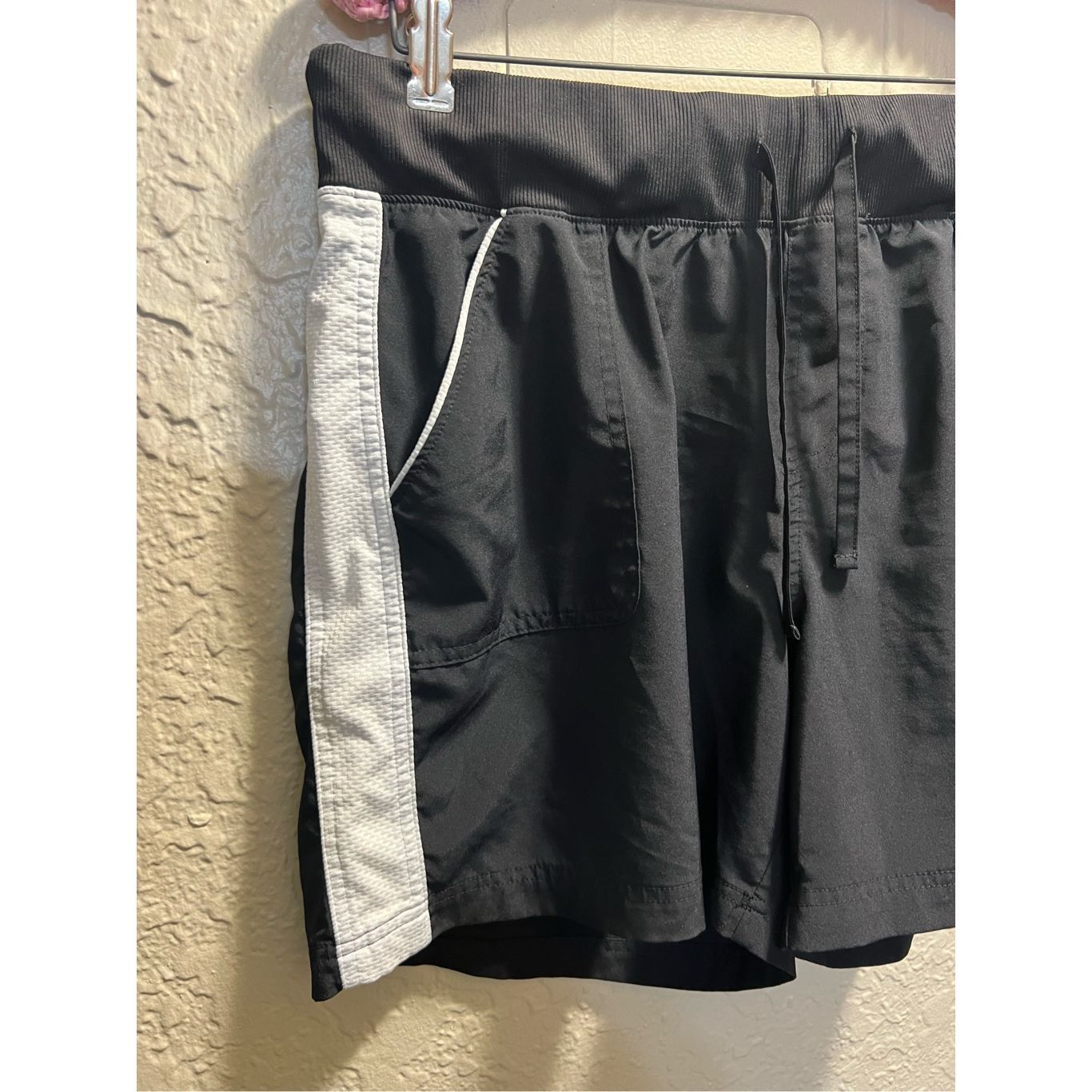 Tek Gear Tek Gear Black With White Stripe Shorts Woman’s Size XL FLAW Size 32" / US 10 / IT 46 - 3 Thumbnail