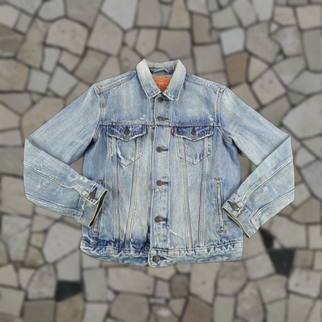 Levi's VINTAGE Levi's Jacket Shirt Denim Trucker S Blue 90s Style Mens Small Distressed Red Tab Button Up Mens Size US 29 - 1 Thumbnail