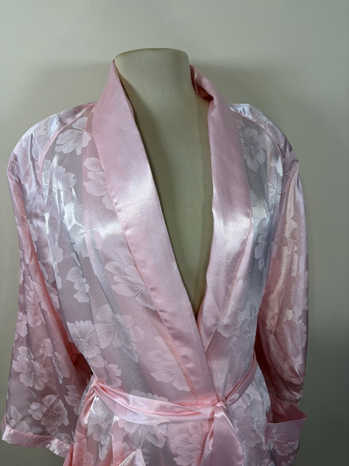 Victoria's Secret Rare Vintage 1980s Victoria Secret Hibiscus Pink Robe ...
