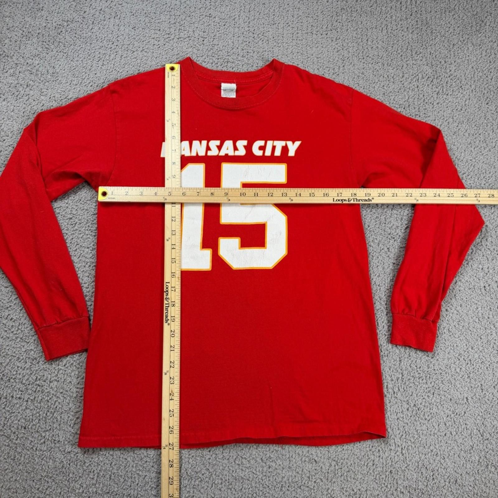 Gildan Patrick Mahomes Kansas City Chiefs 15 Long Sleeve T Shirt Size US M / EU 48-50 / 2 - 3 Thumbnail