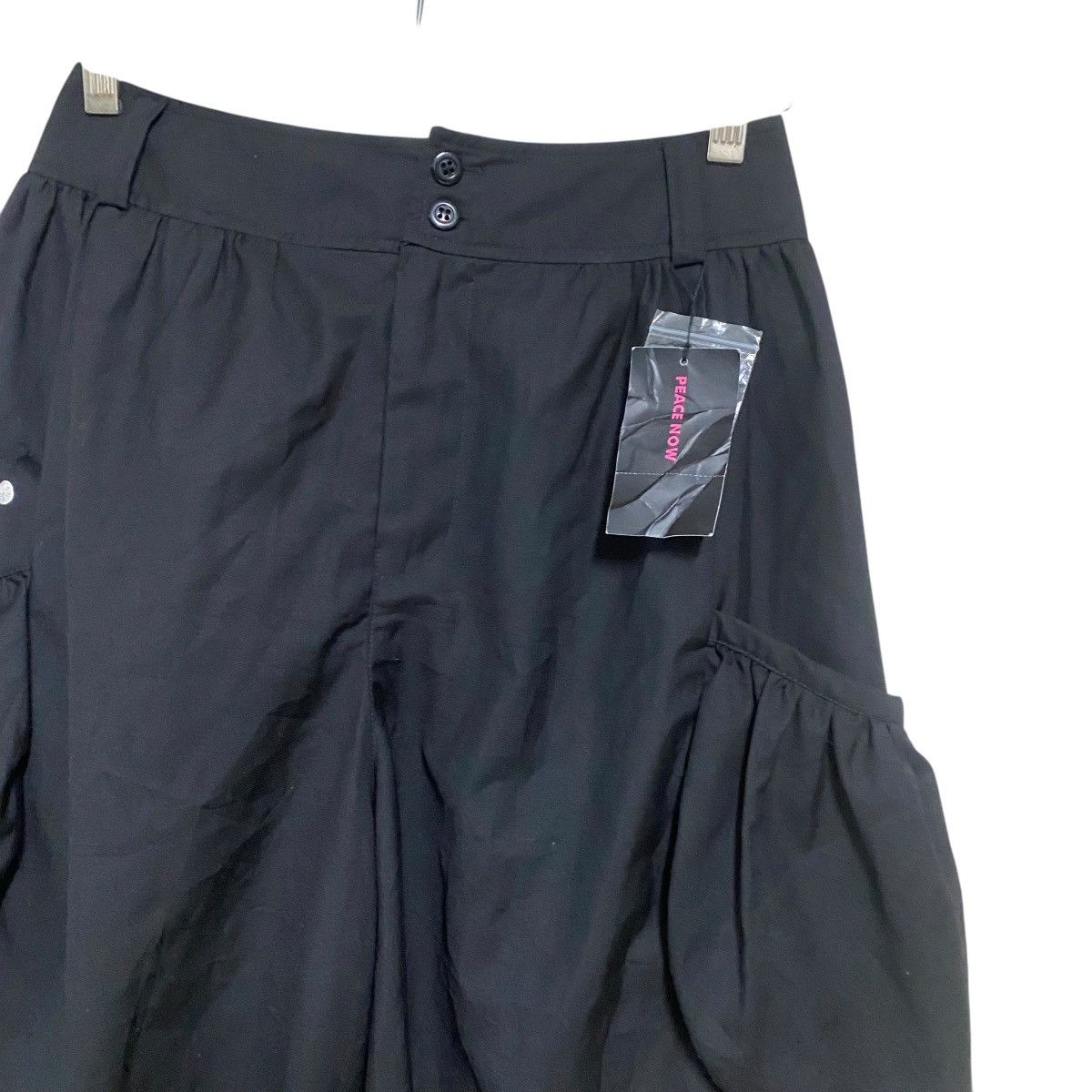 Le Grande Bleu (L.G.B.) PEACE NOW Nylon Parachute Cargo Pants Short Size 26" / US 2 / IT 38 - 3 Thumbnail
