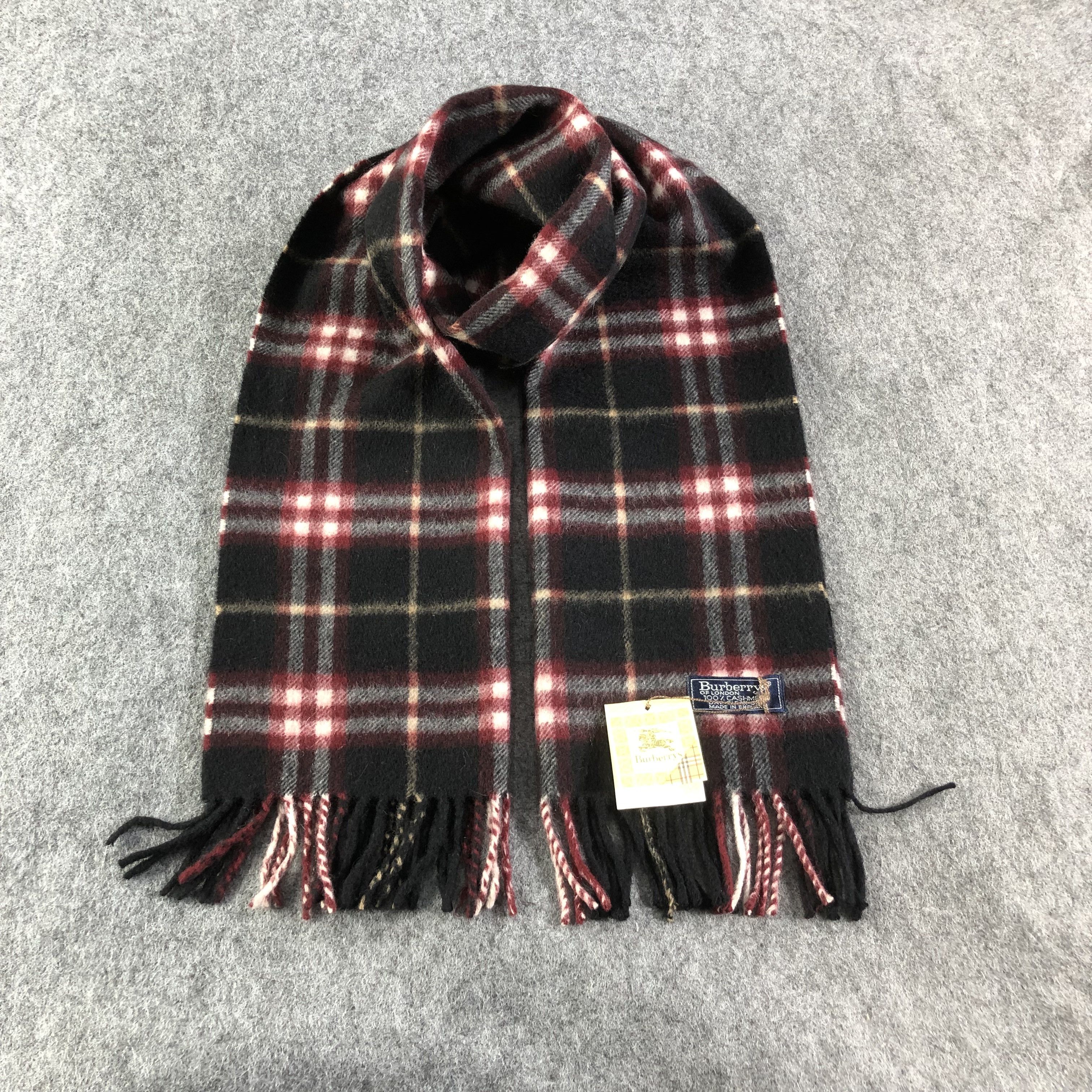 Burberry Burberrys Nova Check Cashmere Scarf Muffler V1623 Size ONE SIZE - 1 Thumbnail