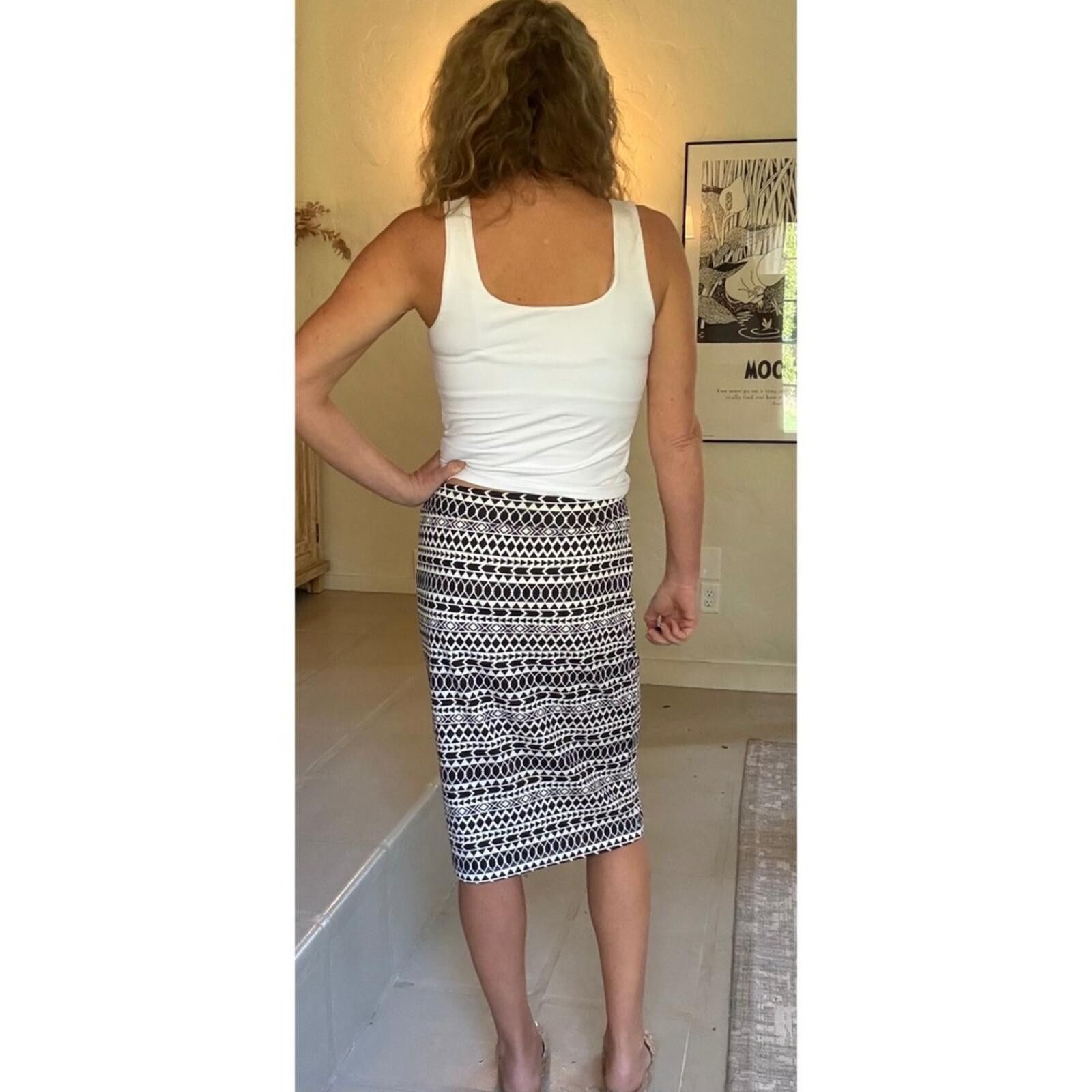 Other Renee C Black White Geometric Tribal Pencil Midi Skirt L Size 36" / US 14 / IT 50 - 3 Thumbnail
