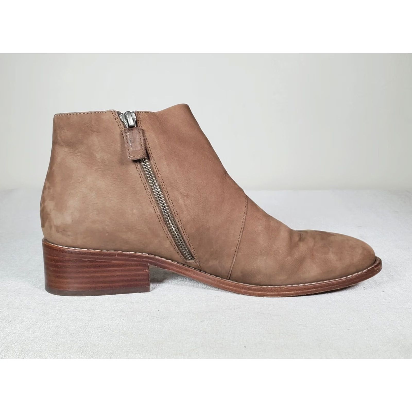 Eileen Fisher Eileen Fisher Billie Tumbled Nubuck Booties Women’s Size US 10 Ankle Boots Brown Leather 1.5" Heel Zip Size US 10 / IT 40 - 4 Thumbnail