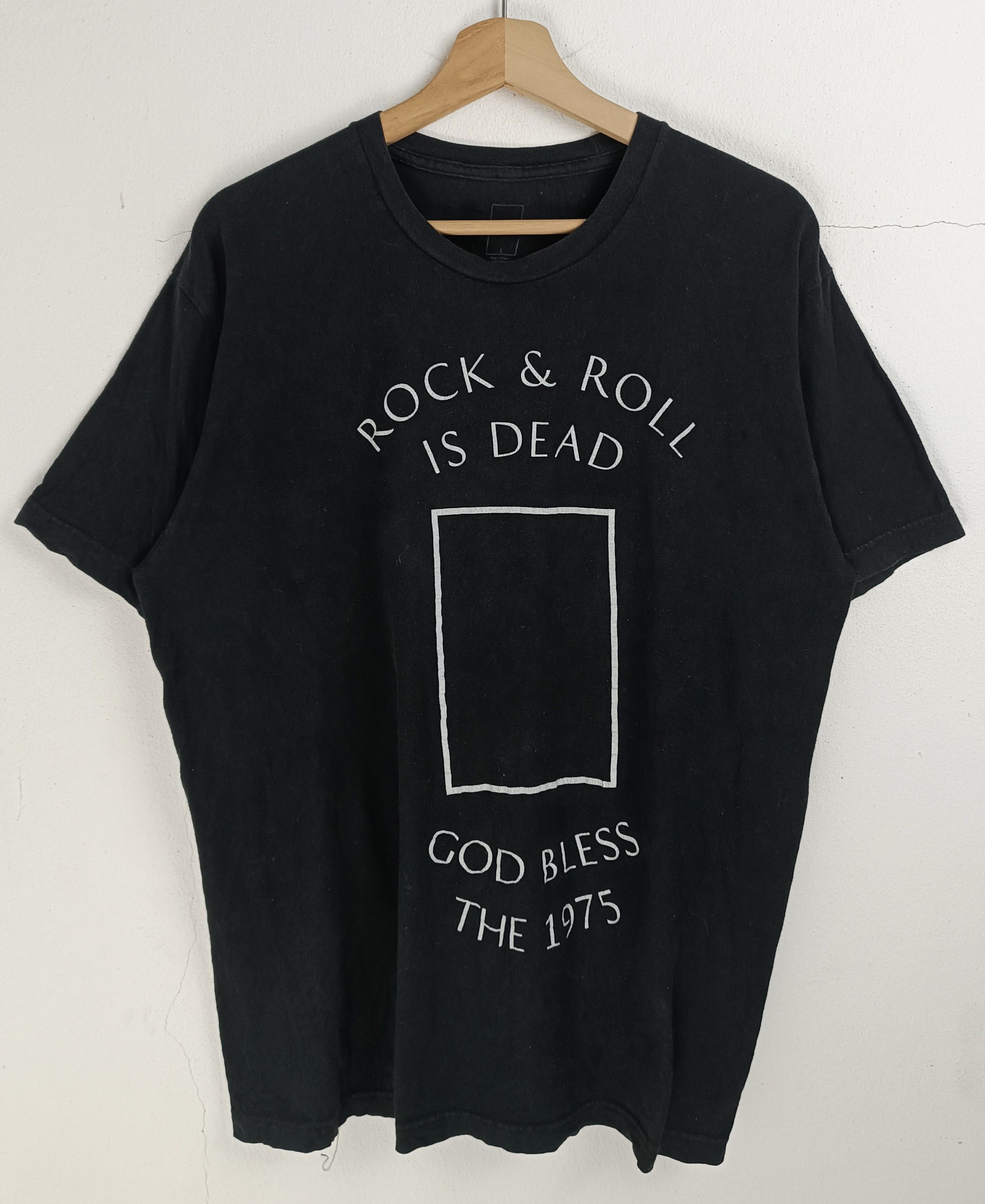 Vintage VINTAGE THE 1975 ROCK & ROLL IS DEAD TEE arctic strokes Size US L / EU 52-54 / 3 - 3 Thumbnail