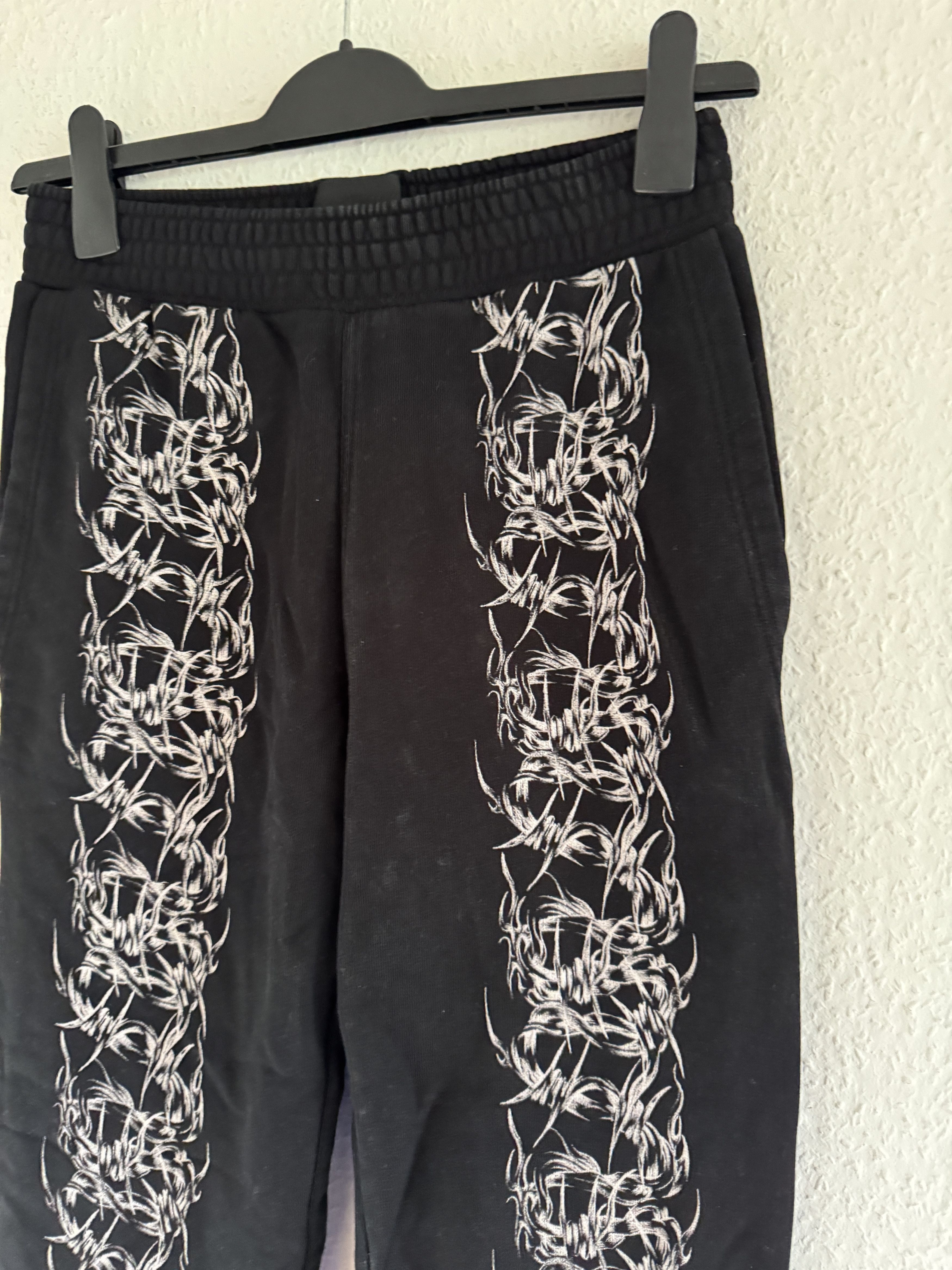 Givenchy Givenchy Barbed Wire Sweatpants Joggers Size US 30 / EU 46 - 3 Thumbnail