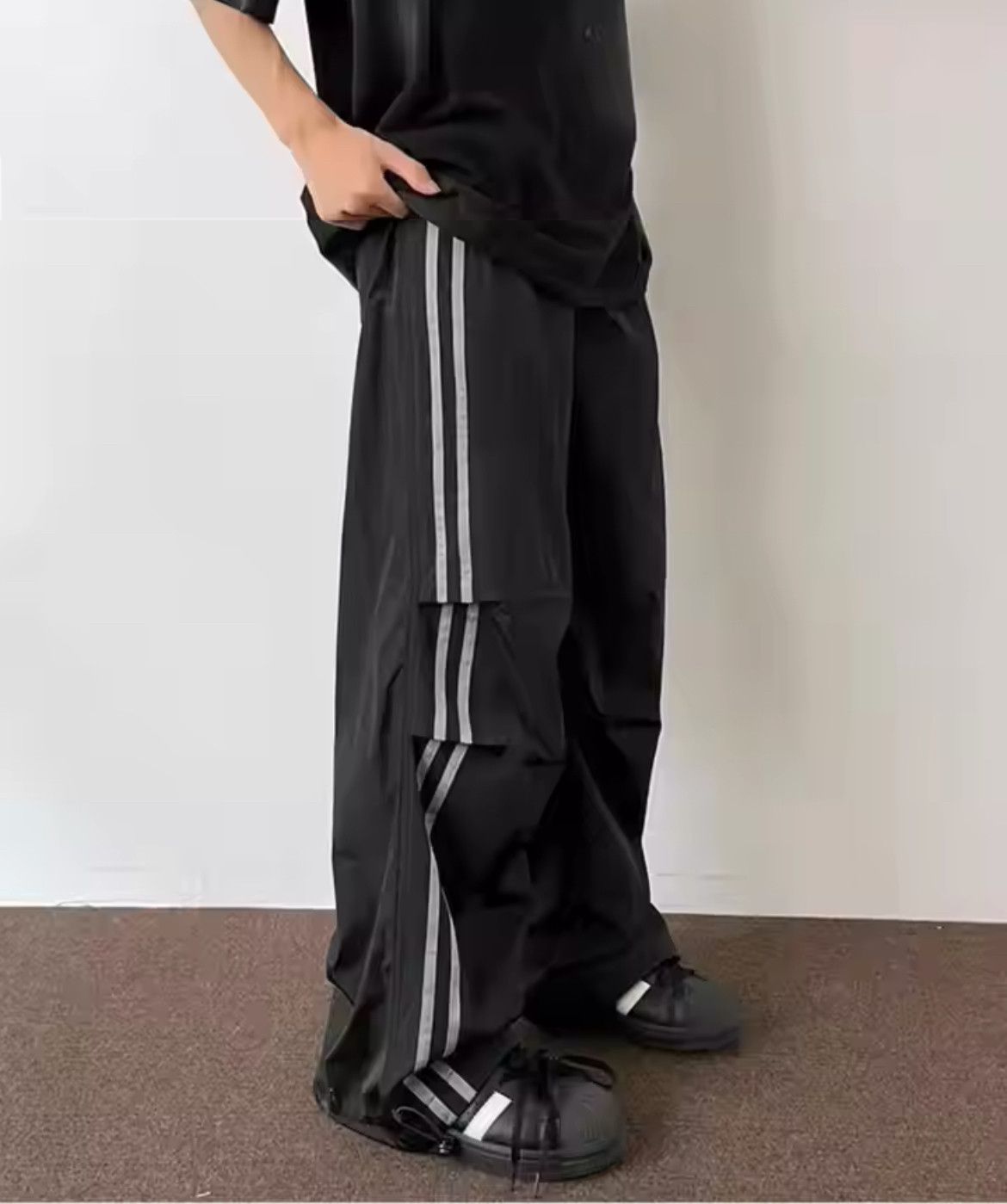 Japanese Brand Harajuku Elastic Waist Stripes Baggy Sports Pant Size US 28 / EU 44 - 3 Thumbnail