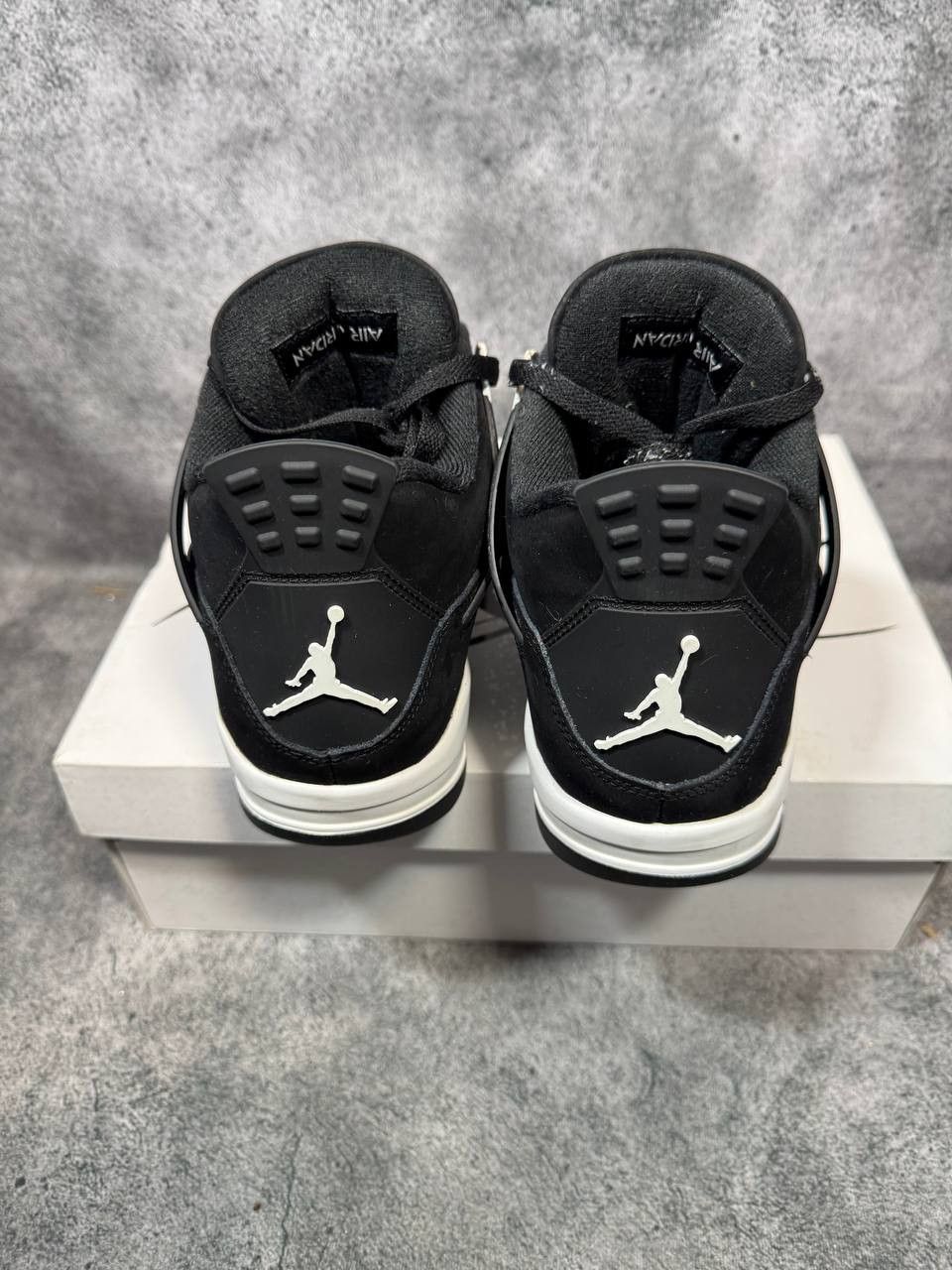 Jordan Brand Size 9 | Jordan 4 White Thunder With Box | Pre-Owned Size US 9 / EU 42 - 2 Thumbnail