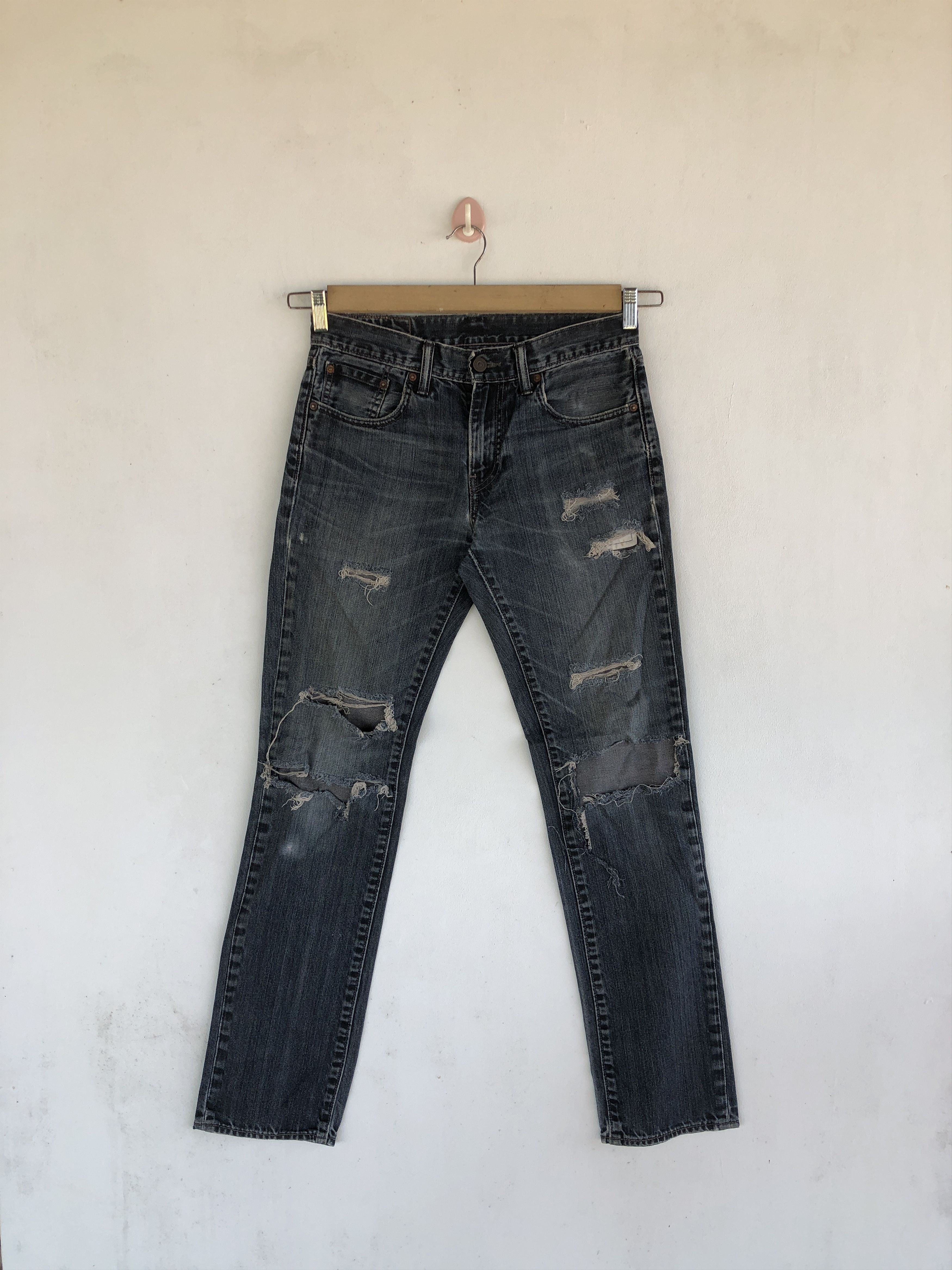 Levi's Vintage Distressed Levis 511 Jeans Levi's Faded Skinny Denim Size 28" / US 6 / IT 42 - 1 Thumbnail