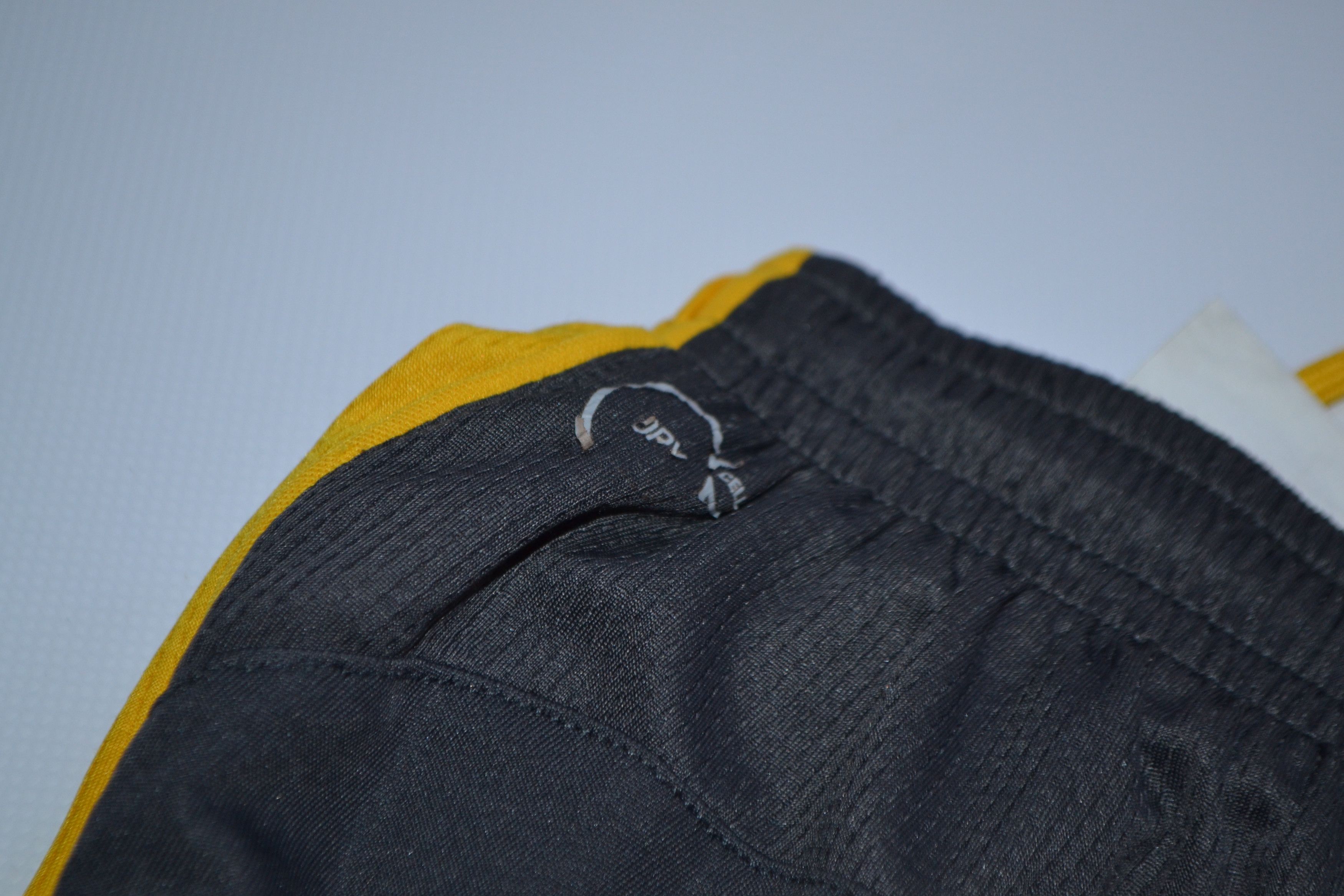 Puma Arsenal London Away Football Shorts 2016 2017 Soccer Size US 32 / EU 48 - 9 Thumbnail