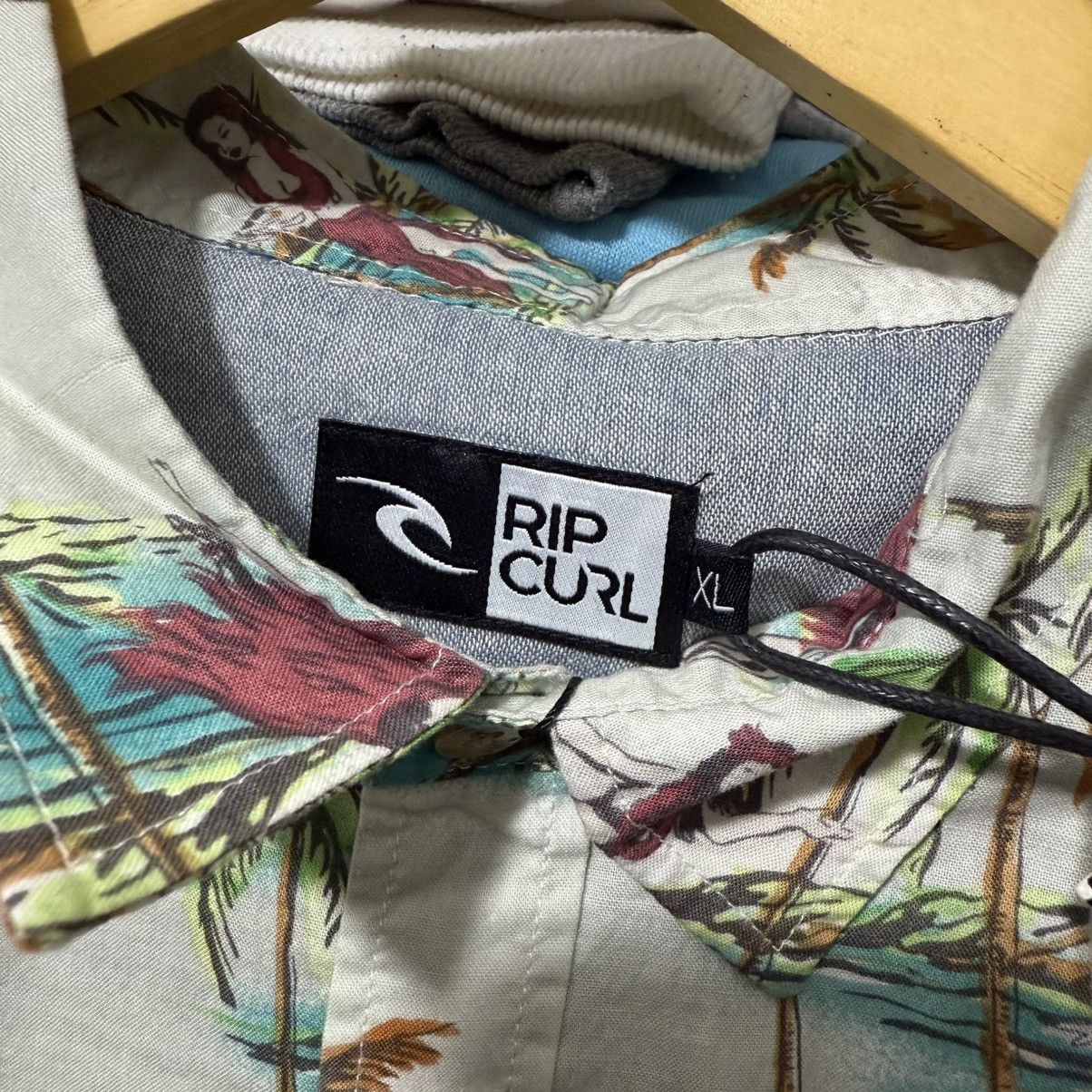 Ripcurl Ripcurl palm paradise shirt Size US XL / EU 56 / 4 - 5 Thumbnail