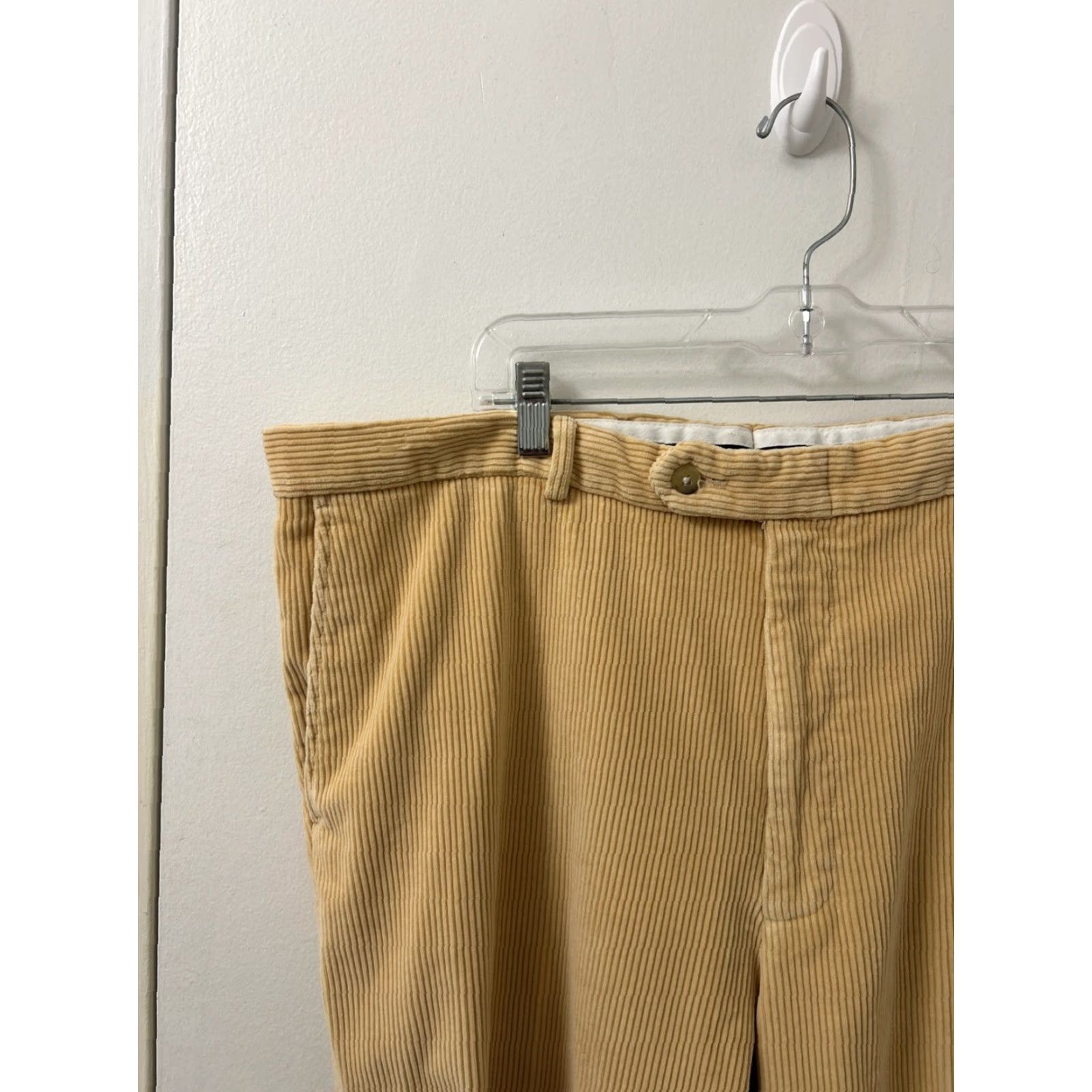 Vineyard Vines VINTAGE? No. Vineyard Vines Mens Corduroy Pants Orange 42x27 Chino Flat Front Belt Loops Pockets Straight Leg Regular Fit YKK Size US 42 / EU 58 - 4 Thumbnail