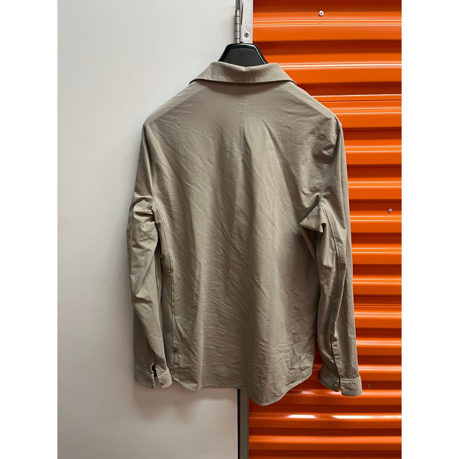 Lululemon Lululemon - Commission Long Sleeve / L / Khaki Size US L / EU 52-54 / 3 - 3 Thumbnail