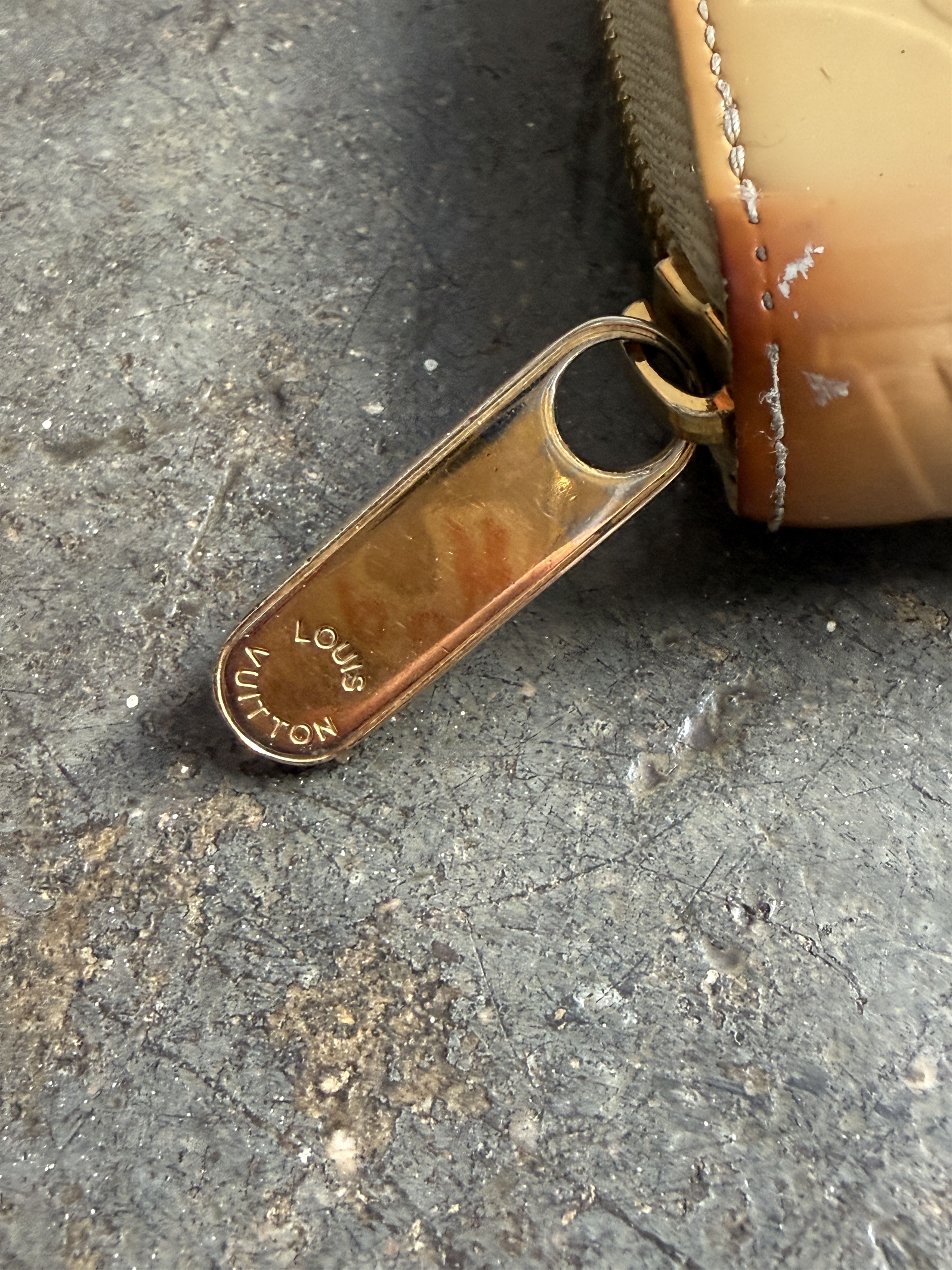 Louis Vuitton Louie Vuitton patent Leather Monogram Zippy Wallet Size ONE SIZE - 12 Thumbnail