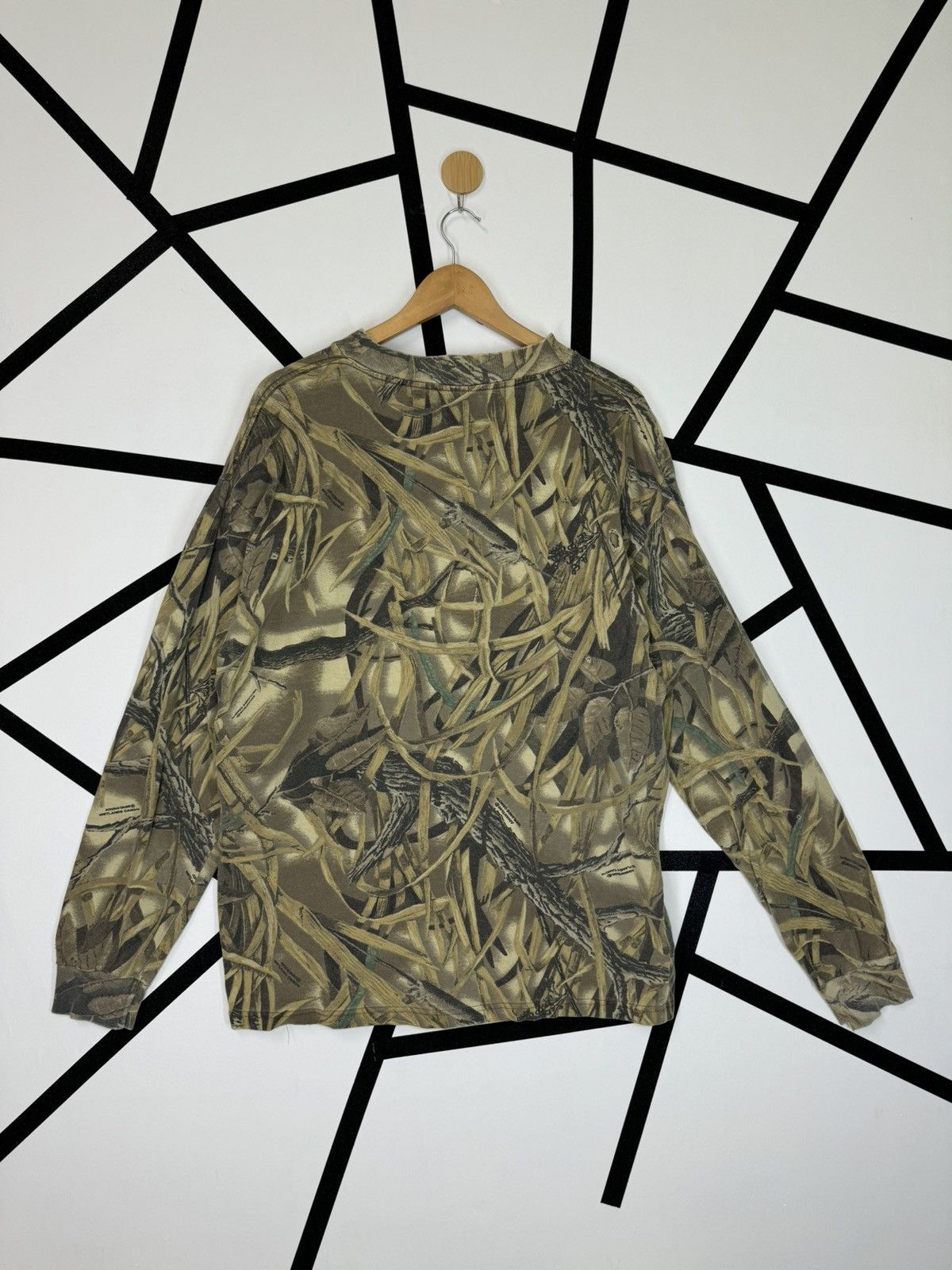 Vintage VINTAGE CAMO ADVANTAGE WETLANDS LONG SLEEVE DISTREES TEE Size US L / EU 52-54 / 3 - 2 Thumbnail