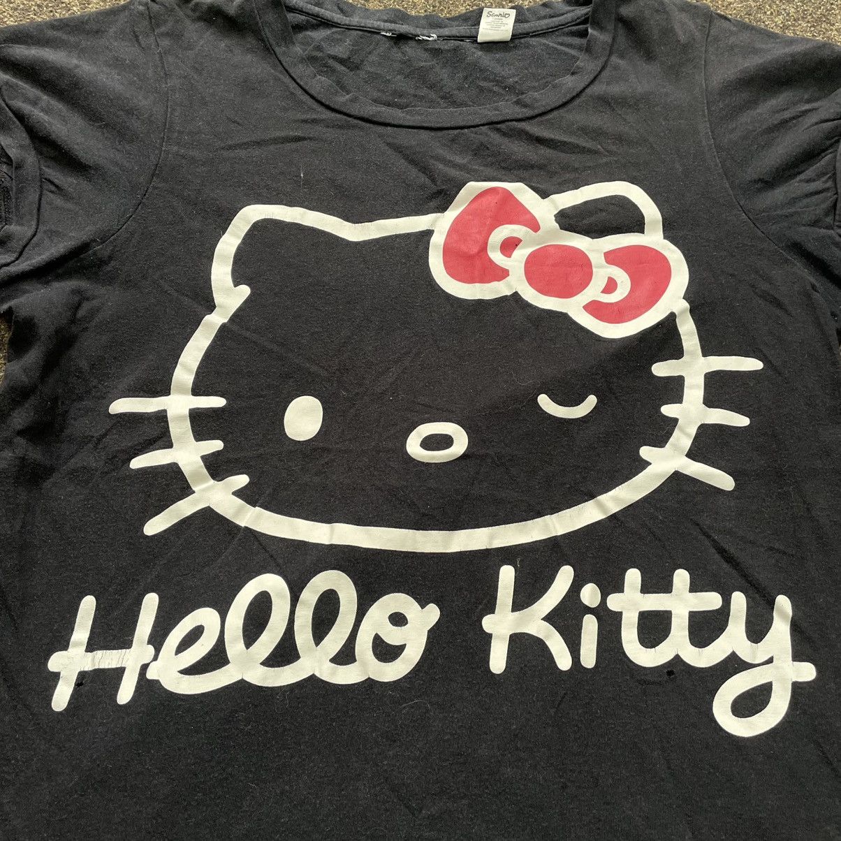 Vintage Vintage Y2K Hello Kitty Graphic Tee Kawaii Streetwear Boxy S Size S / US 4 / IT 40 - 3 Thumbnail