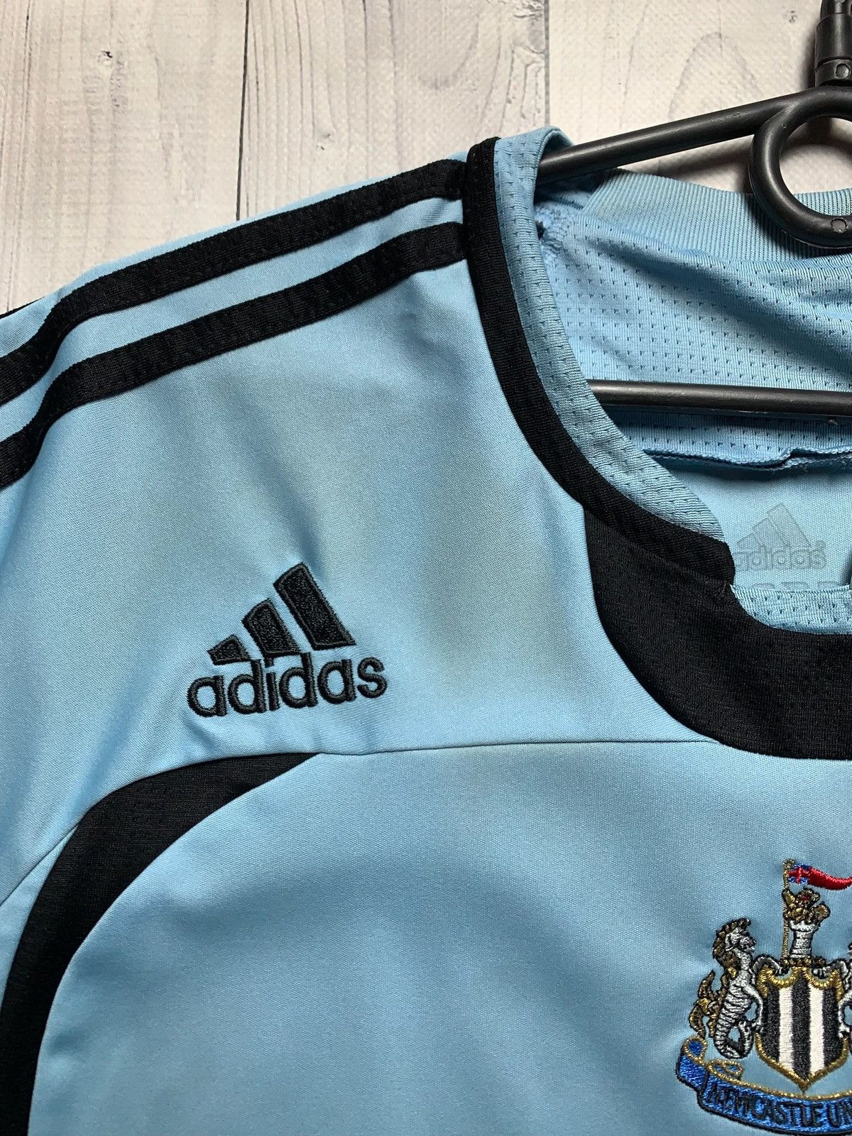 Adidas × Vintage Vintage adidas New Castle United soccer jersey blue away M Size US M / EU 48-50 / 2 - 5 Thumbnail