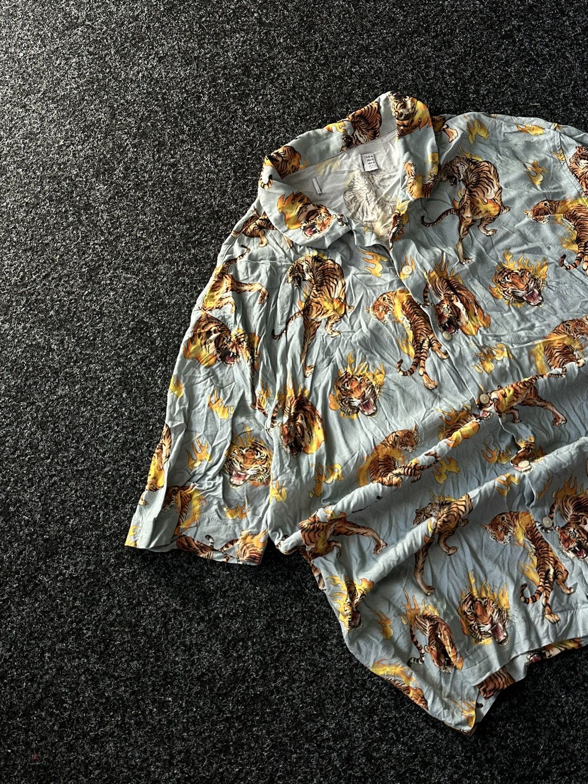 Vintage 🚨Vintage 90s TIGER Hawaiian Shirt print Y2K MOSCHINO STYLE Size US XL / EU 56 / 4 - 2 Thumbnail