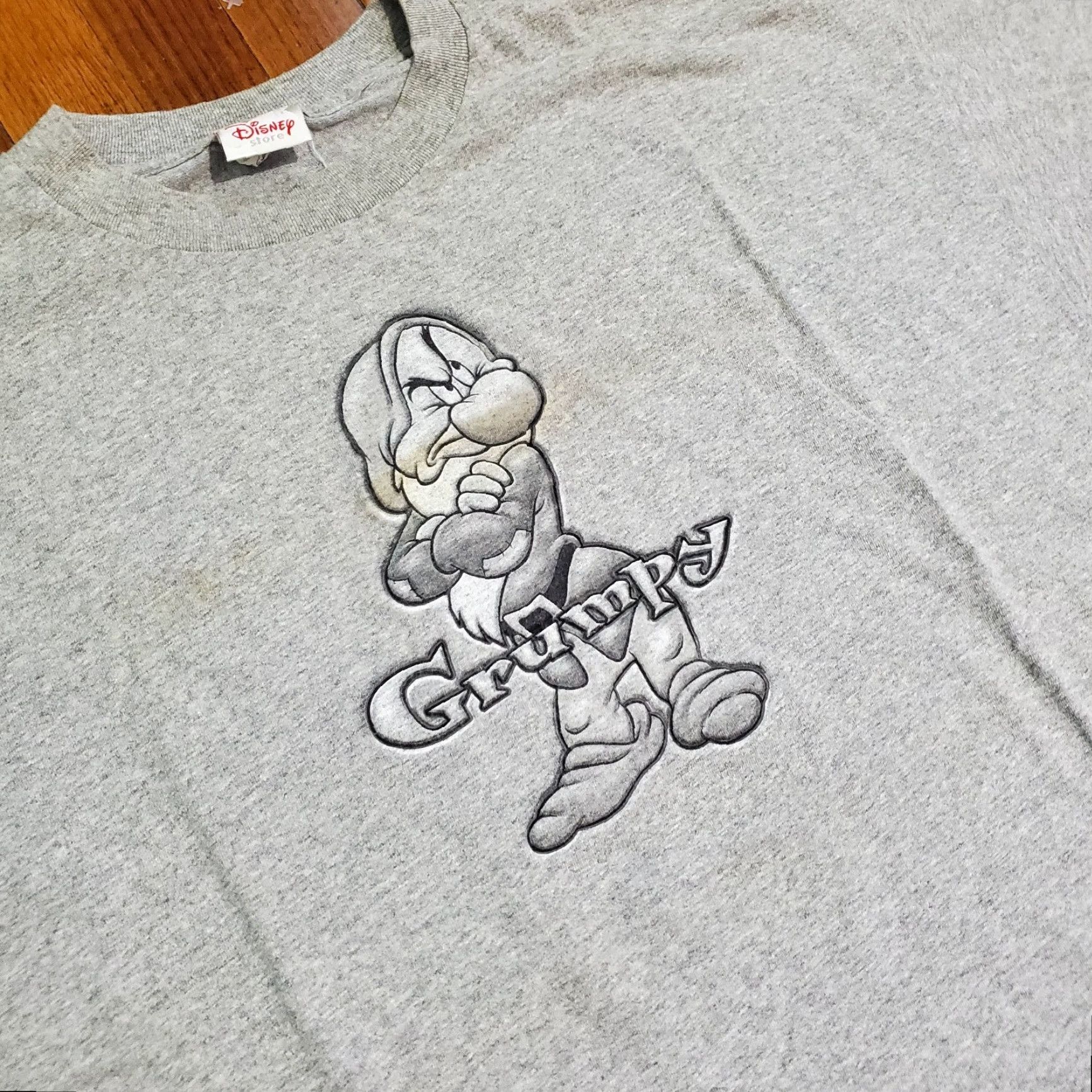 Disney VINTAGE Walt Disney Grumpy T-Shirt Snow Gray Adult XL USA Made Embroidered Logo Crew Neck Short Sleeve Men Size US XL / EU 56 / 4 - 2 Thumbnail