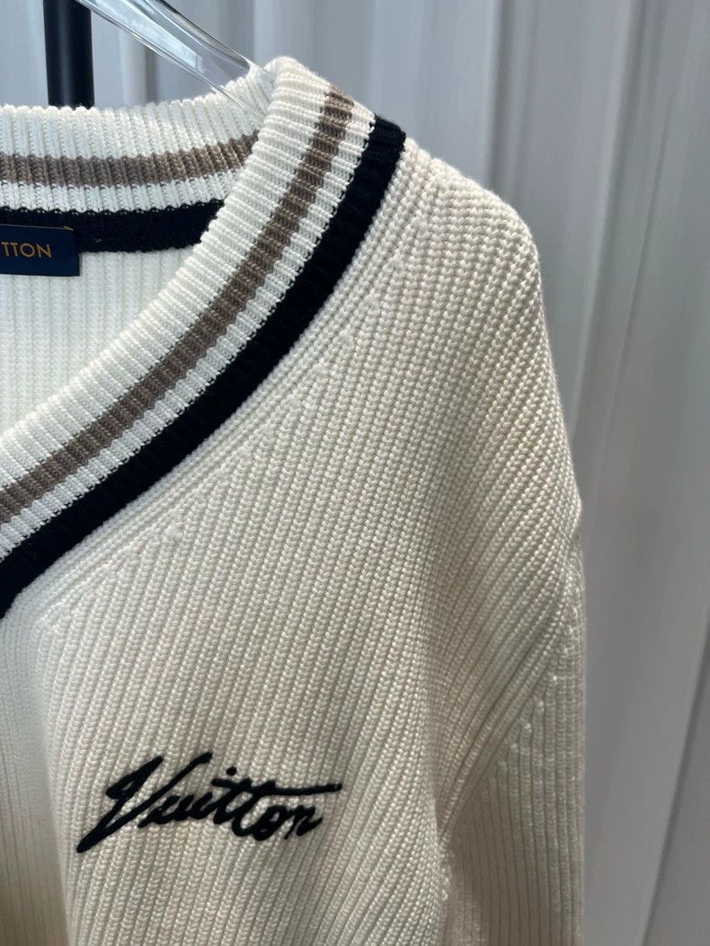 Louis Vuitton Louis Vuitton V -2505 Size US L / EU 52-54 / 3 - 5 Thumbnail