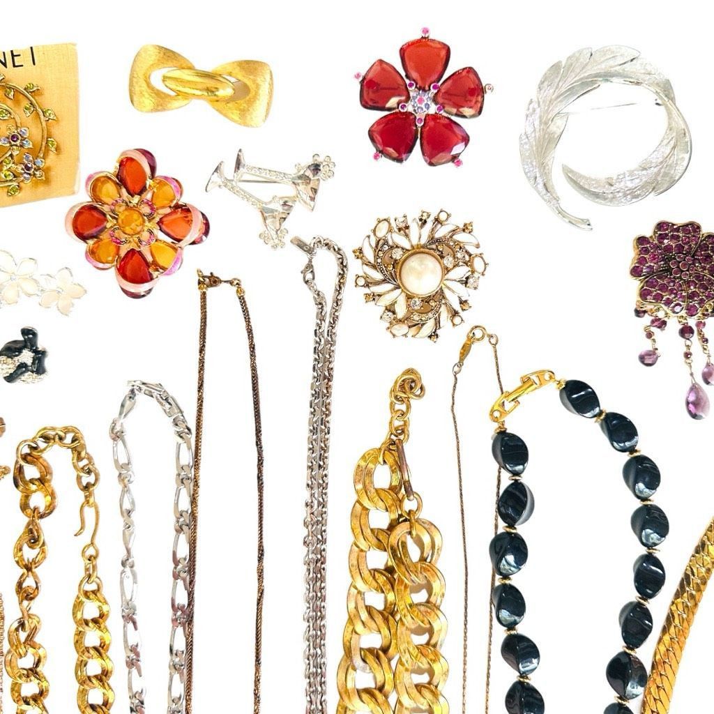 Monet ALL SIGNED TRIFARI MONET NAPIER Vintage Bulk Jewelry Lot Bro Size ONE SIZE - 8 Thumbnail