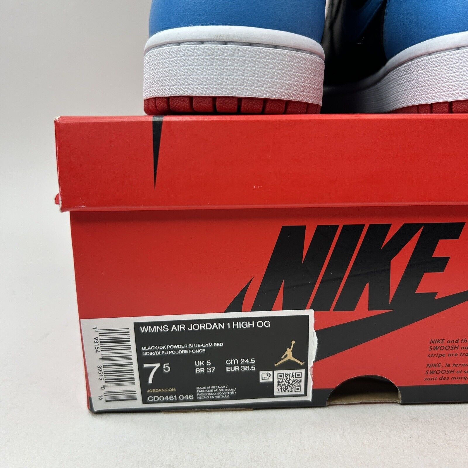 Jordan Brand Nike Air Jordan 1 Retro High OG WMNS “UNC To Chicago” 2023 Size US 7.5 / IT 37.5 - 5 Thumbnail
