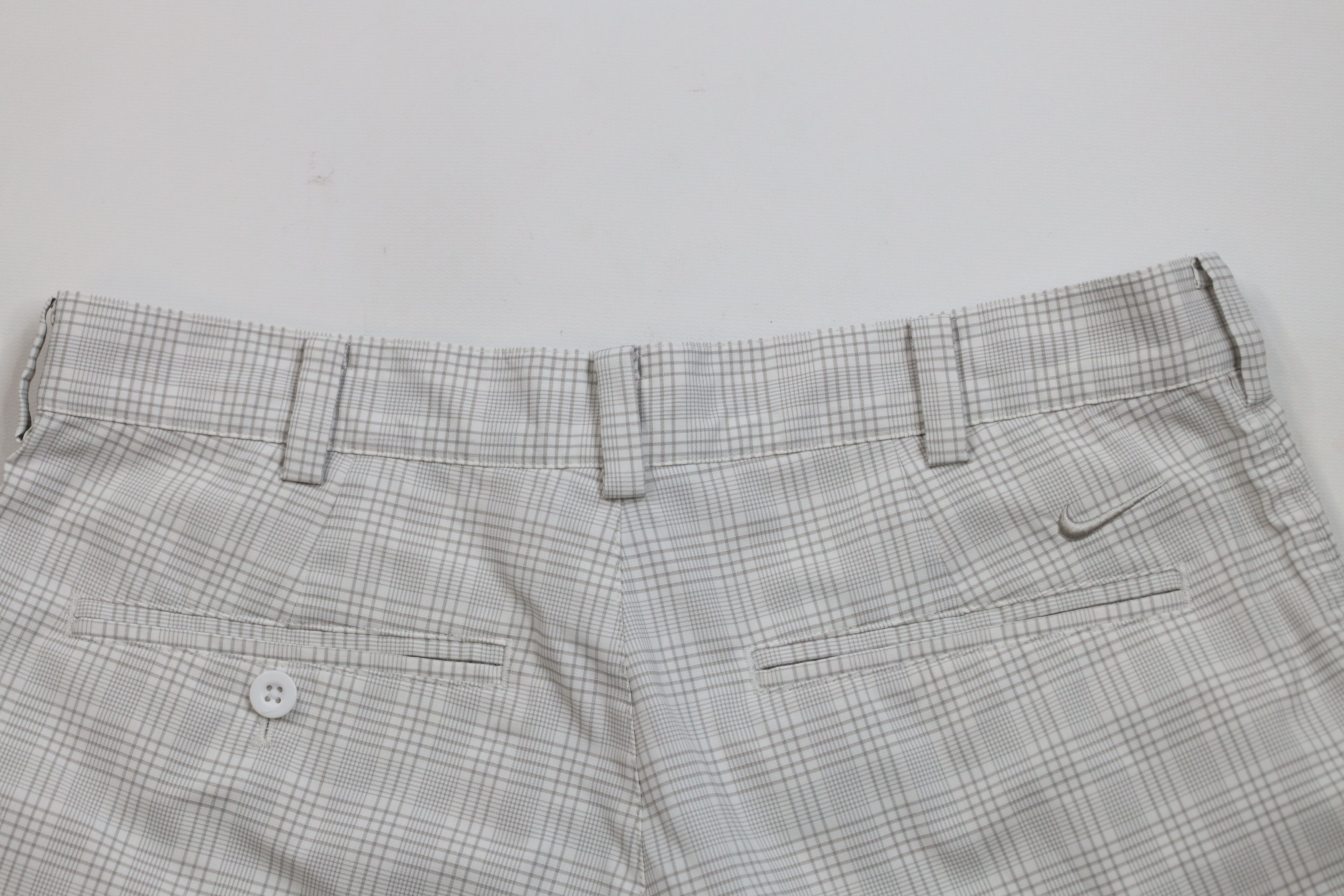 Nike × Vintage Nike Golf Front Tech Golfing Golf Chino Shorts Gray Plaid Size US 30 / EU 46 - 8 Thumbnail