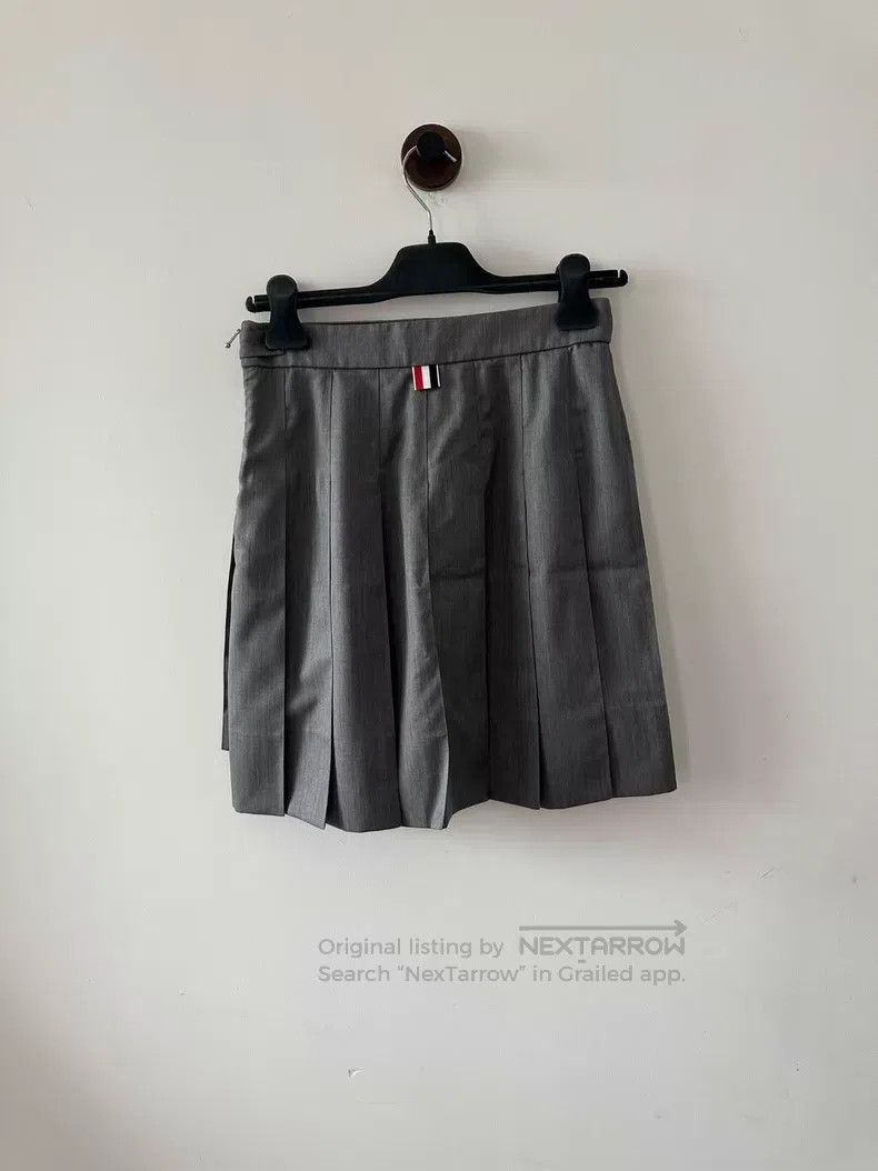 Thom Browne Thom Browne Gray Pleated Skirt Size 27" / US 4 / IT 40 - 2 Thumbnail