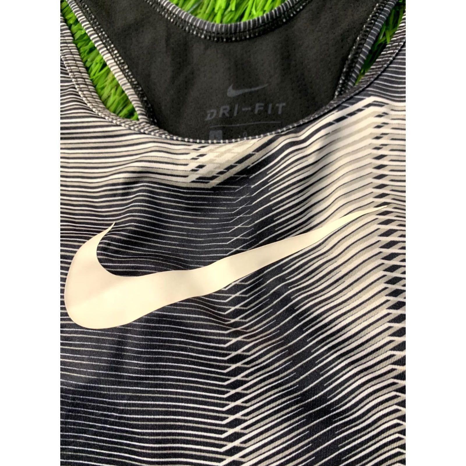 Nike Nike Dri-FIT Vest Shirt Women's Sleeveless Training Jersey L Black Gray White Size L / US 10 / IT 46 - 5 Thumbnail
