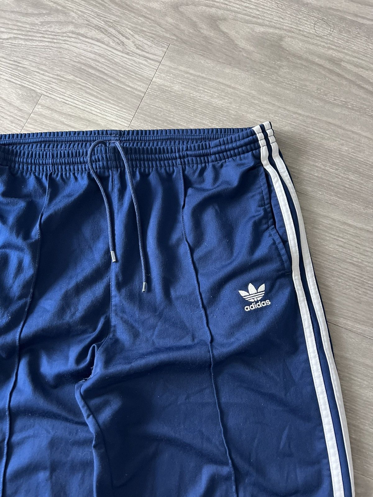Adidas × Vintage Crazy Vintage Baggy Adidas Track Pants Size US 34 / EU 50 - 2 Thumbnail