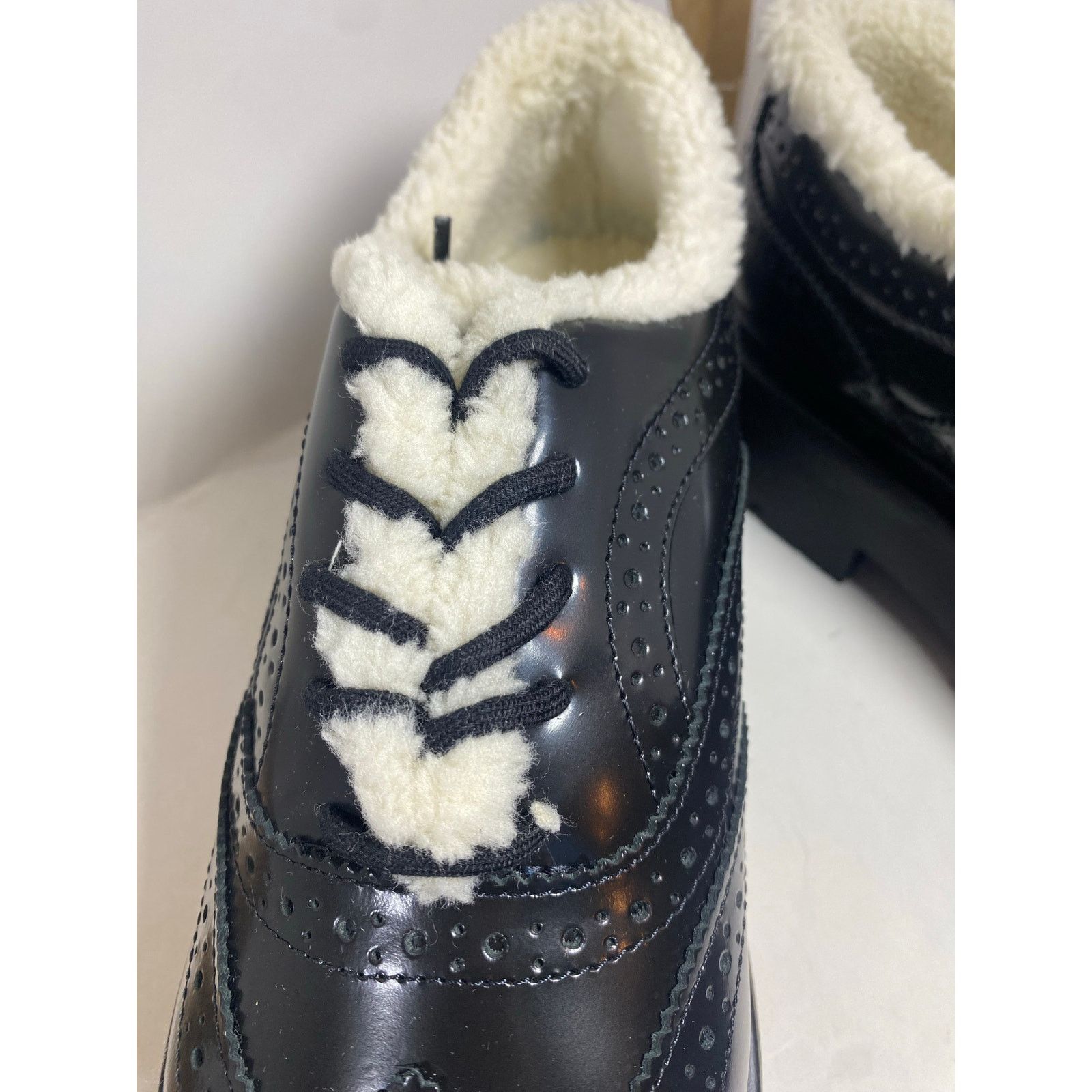 Steve Madden Steve Madden Rudi Black Leather Faux Fur Oxfords Women's 9.5 Size US 9.5 / IT 39.5 - 10 Thumbnail