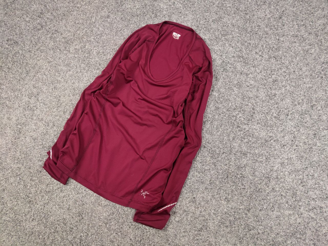 Arc'teryx Vintage Arc'teryx Top LS Women's long sleeve Burgundy Shirts Size S / US 4 / IT 40 - 3 Thumbnail