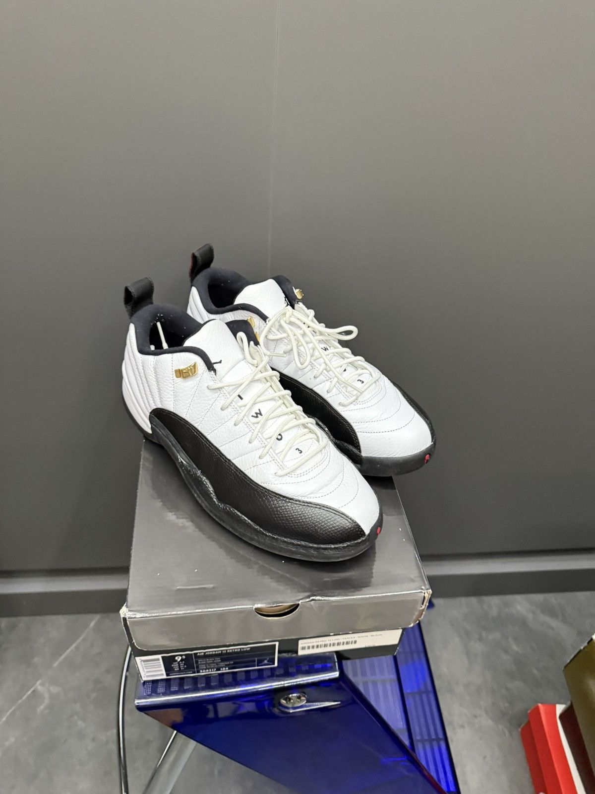 Jordan Brand Jordan 12 Retro Low Taxi 2011 Size 9.5 308317-104 Size US 9.5 / EU 42-43 - 2 Thumbnail