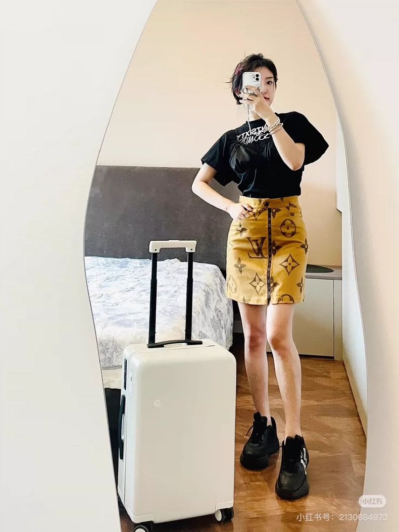 Louis Vuitton Louis Vuitton Old Flower Half Skirt Size 35" - 7 Thumbnail