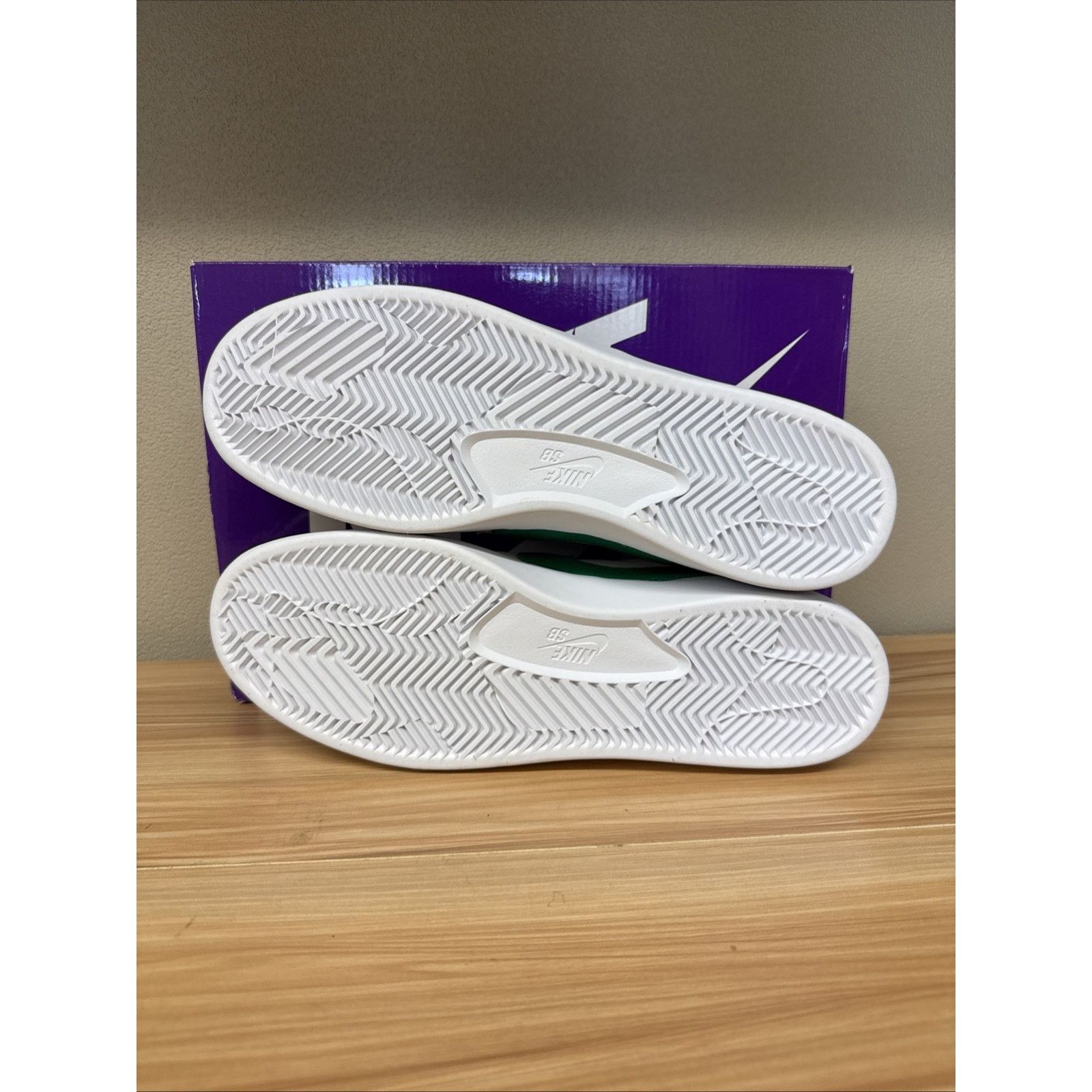 Nike Size 11 - Nike Bruin React SB White Lucky Green Size US 11 / EU 44 - 5 Thumbnail